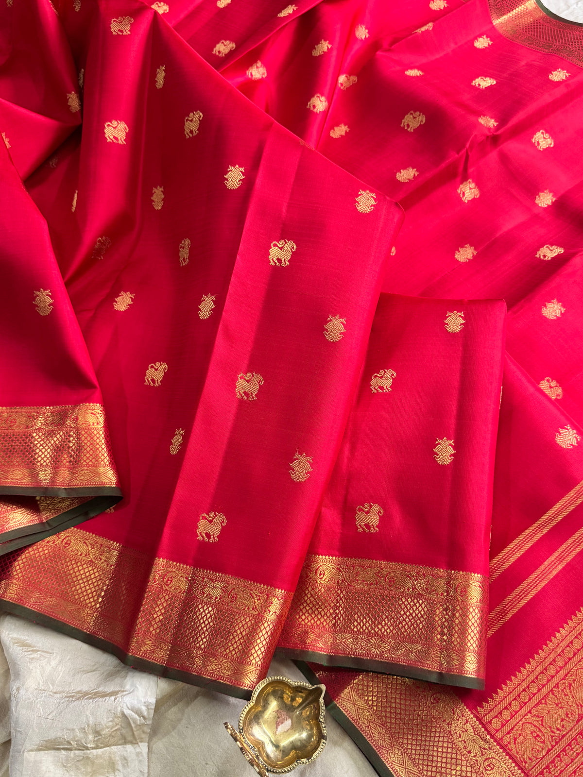 Red body with pure zari/kanjipuram silk saree clsa 12525