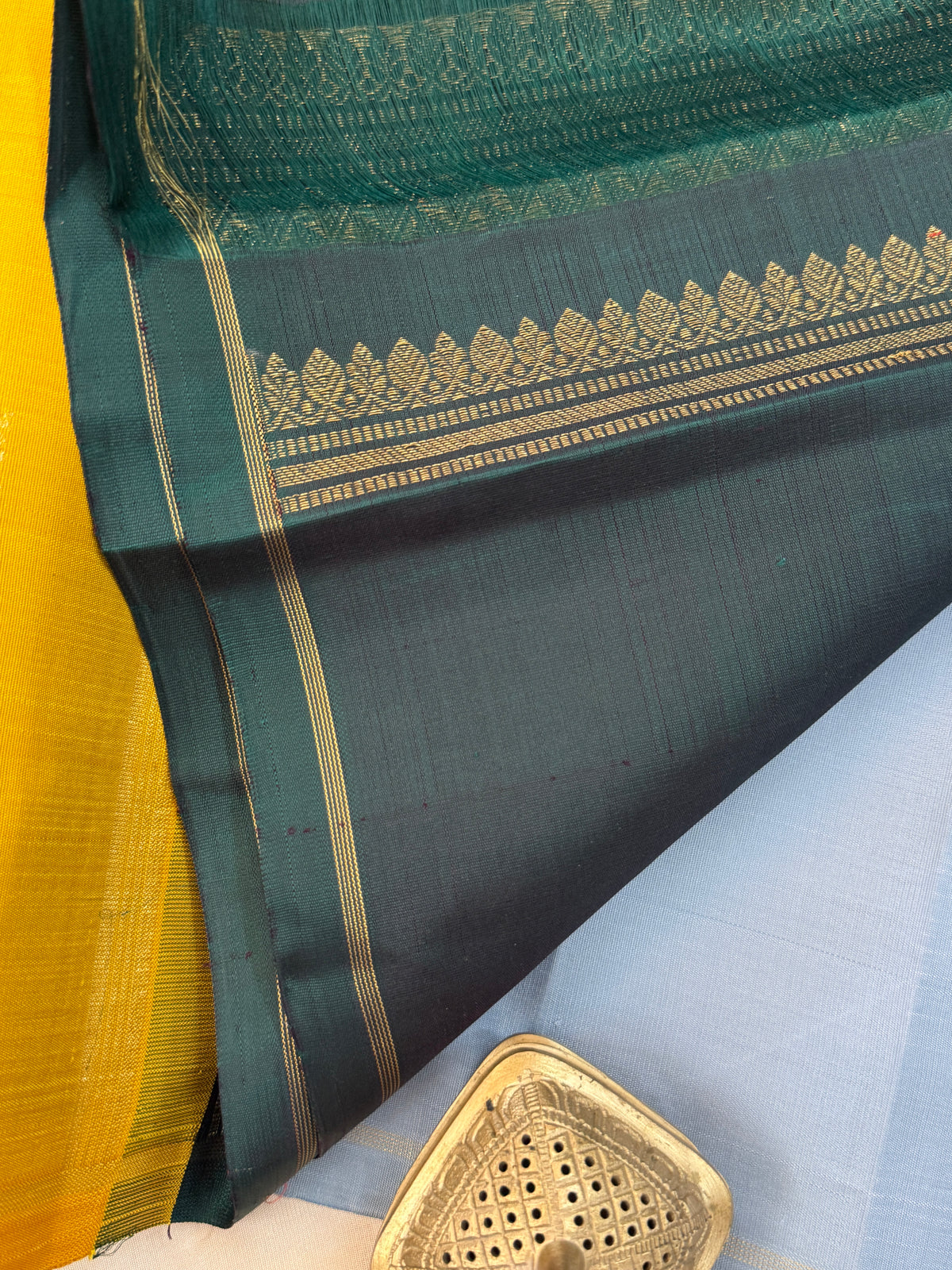 double Palla borderless / Kanjipuram Silk Saree CLSA11137