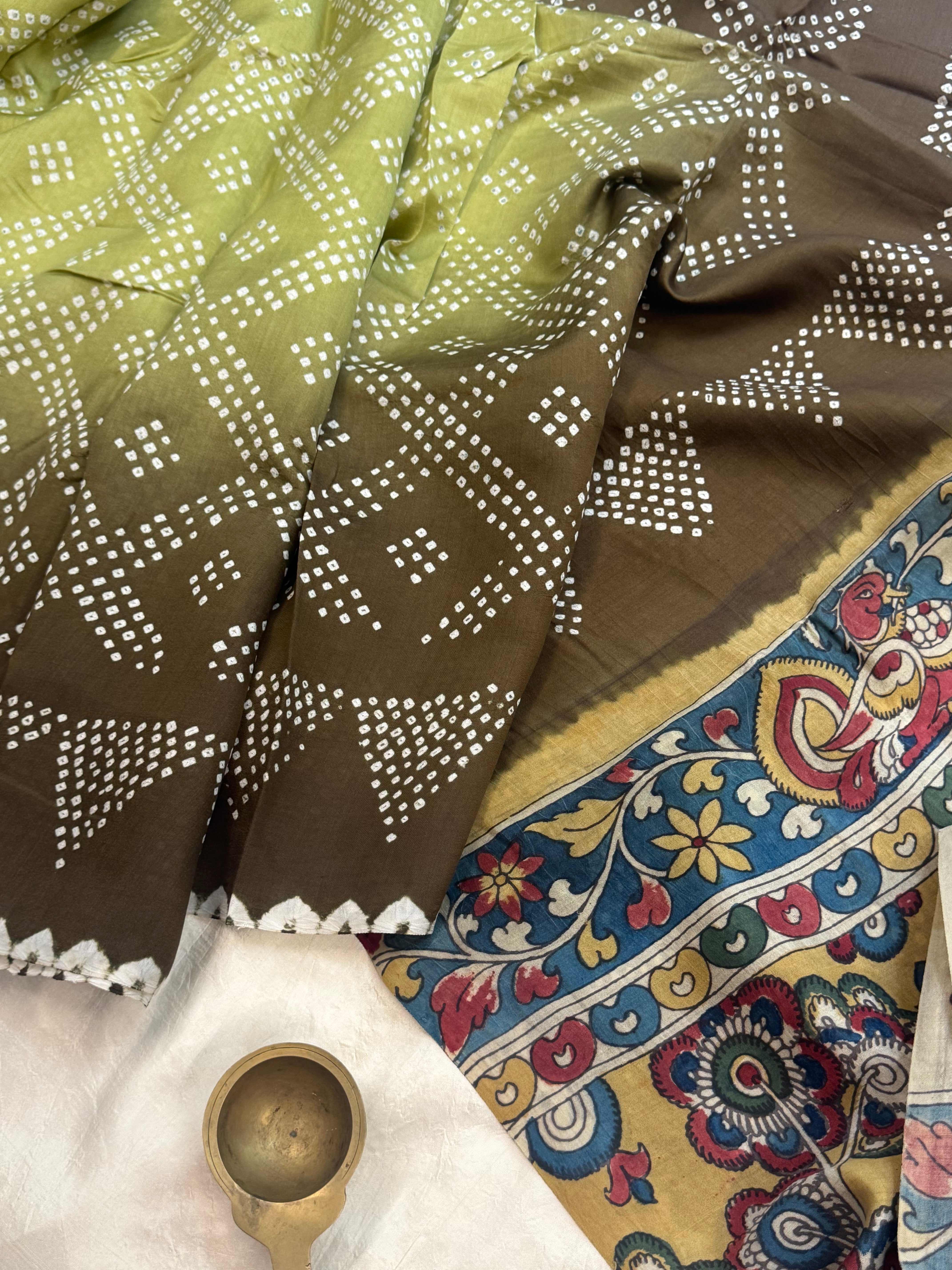 shaded gharchola Tussar Kalamkari Palla was / Bandhini saree