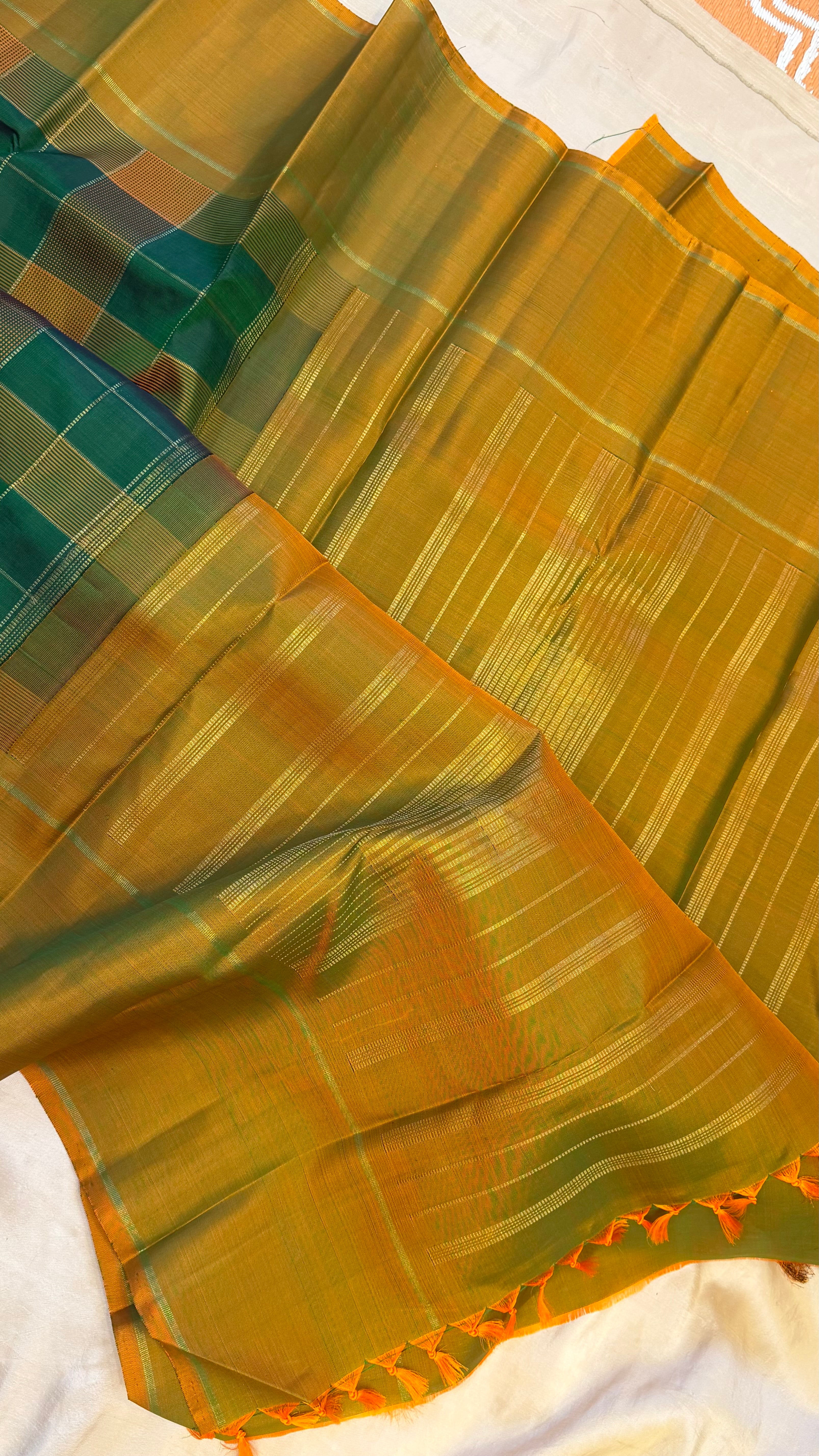 Green and manthulir chettinad Kattam / Kanjipuram silk