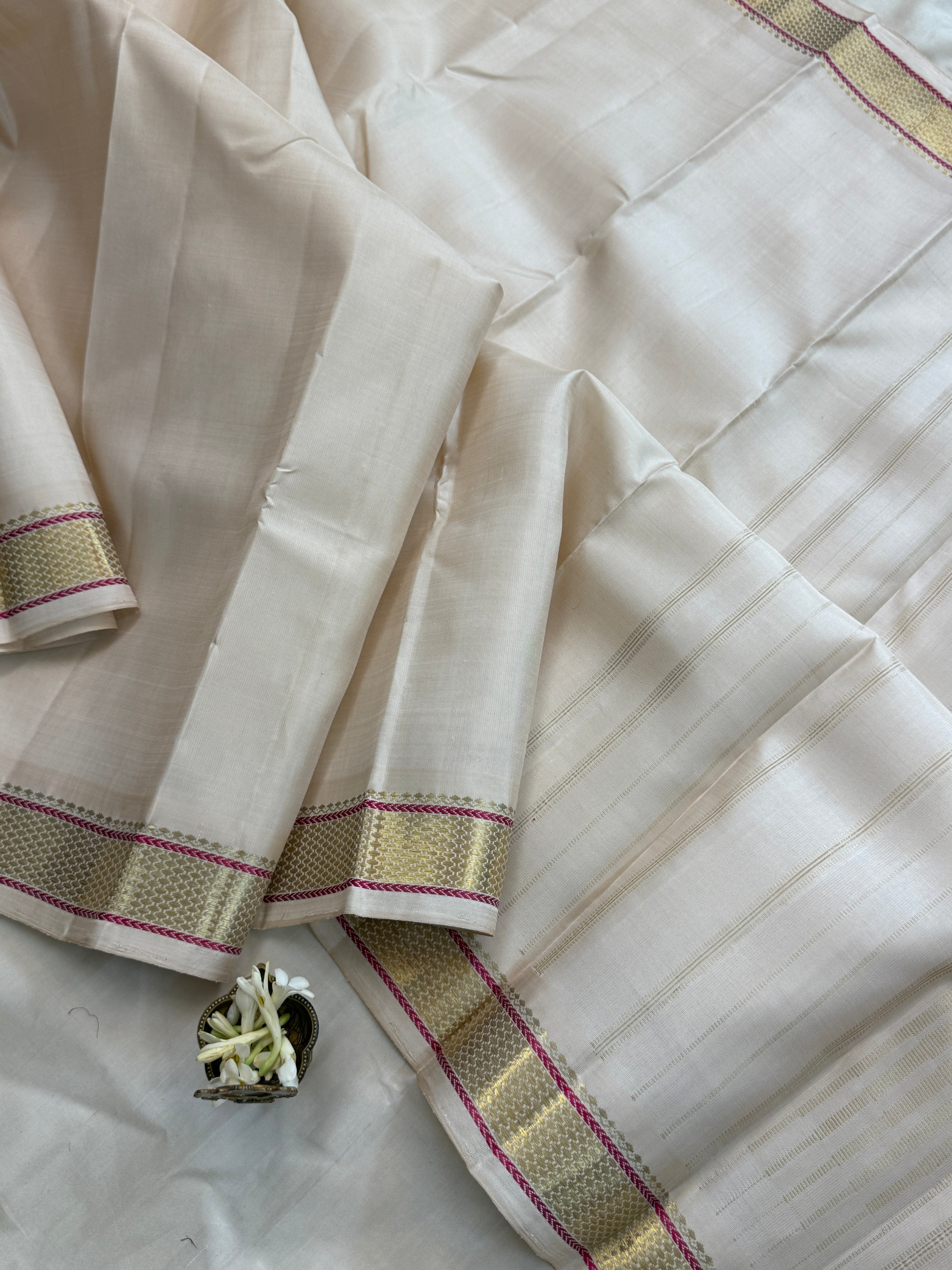 Venpattu veshti style small border/ Kanjipuram silk CLSA10710