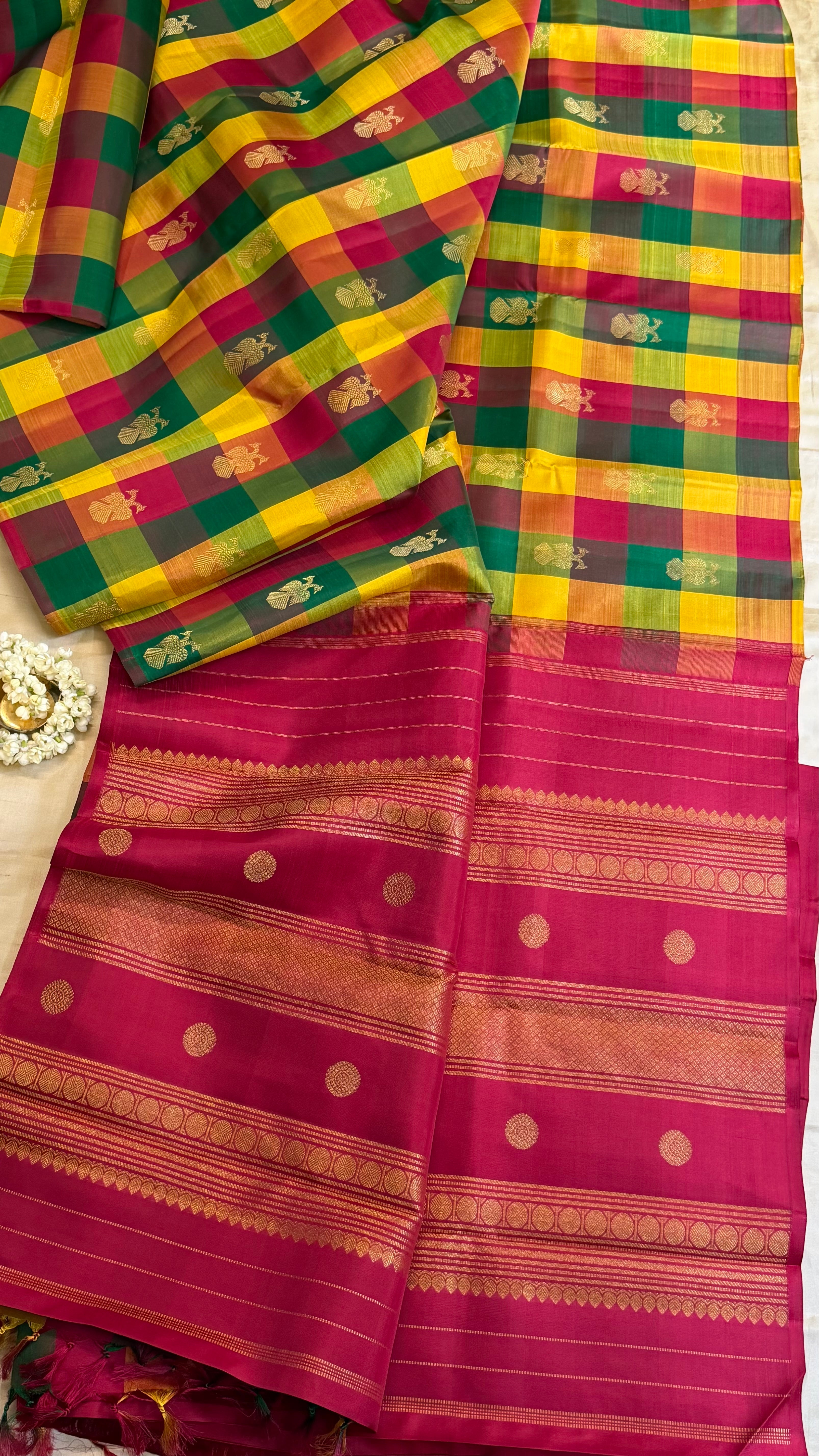 Paalum pazhamum checks Iruthalaipakshi butta/ kanjipuram silk