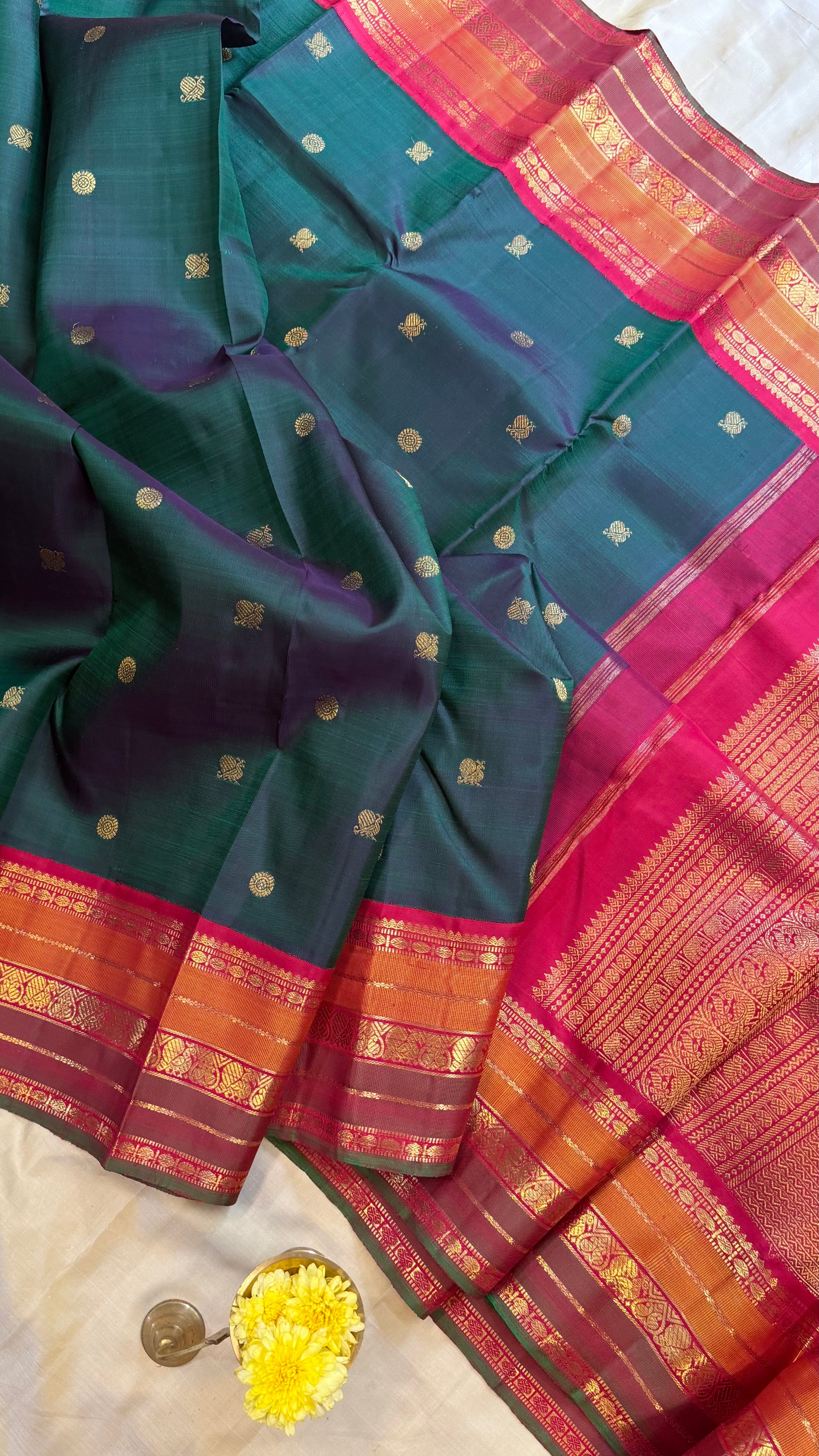 Green varisapet border kai korvai/ Kanjipuram Silk