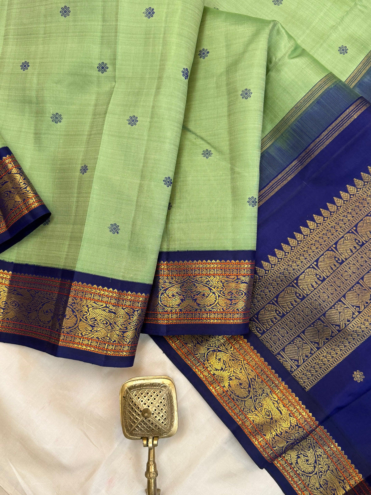 Elakai green Kai Korvai / pure Zari Kanjipuram silk