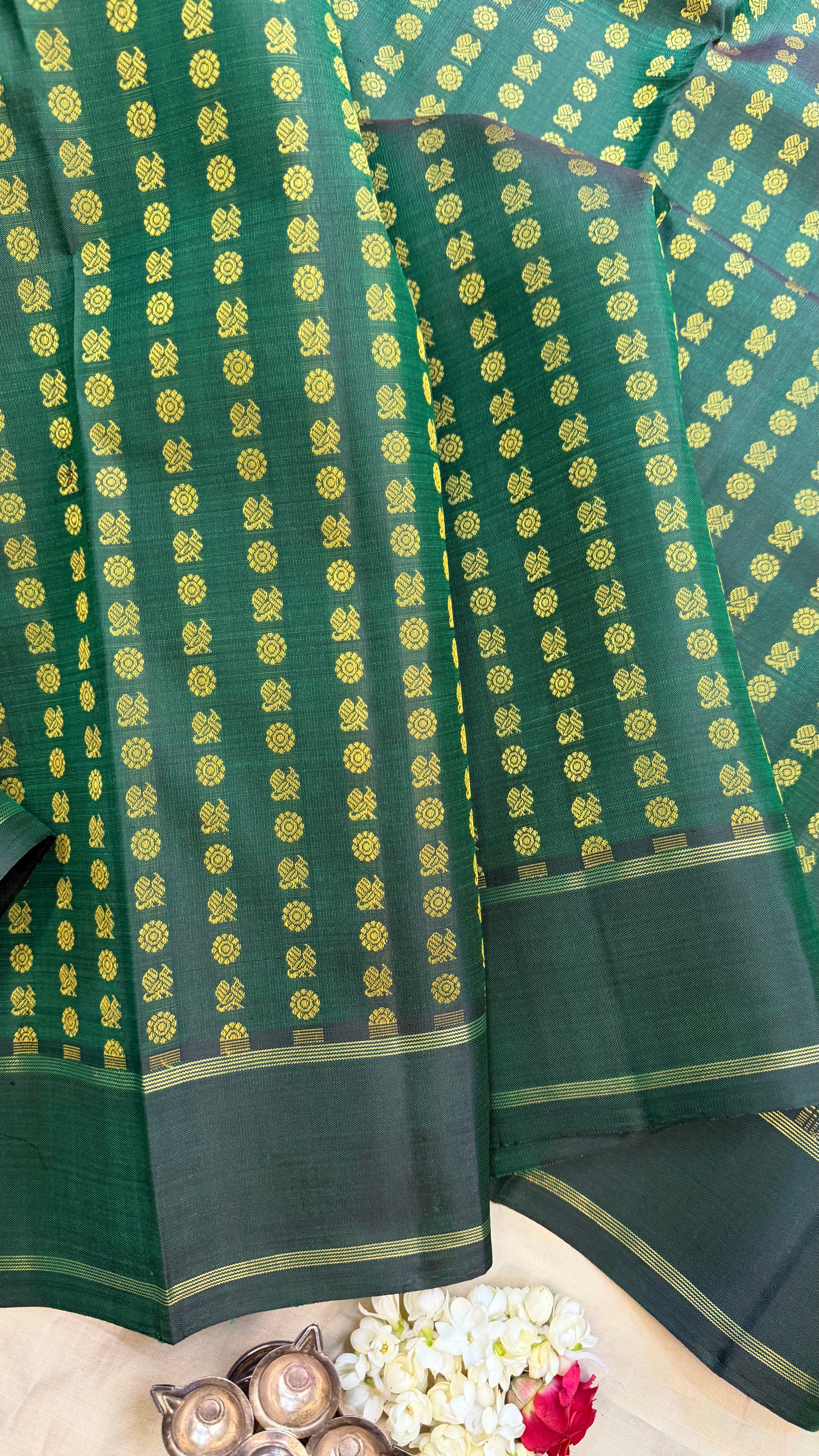 Dark green thread butta / kanjipuram silk