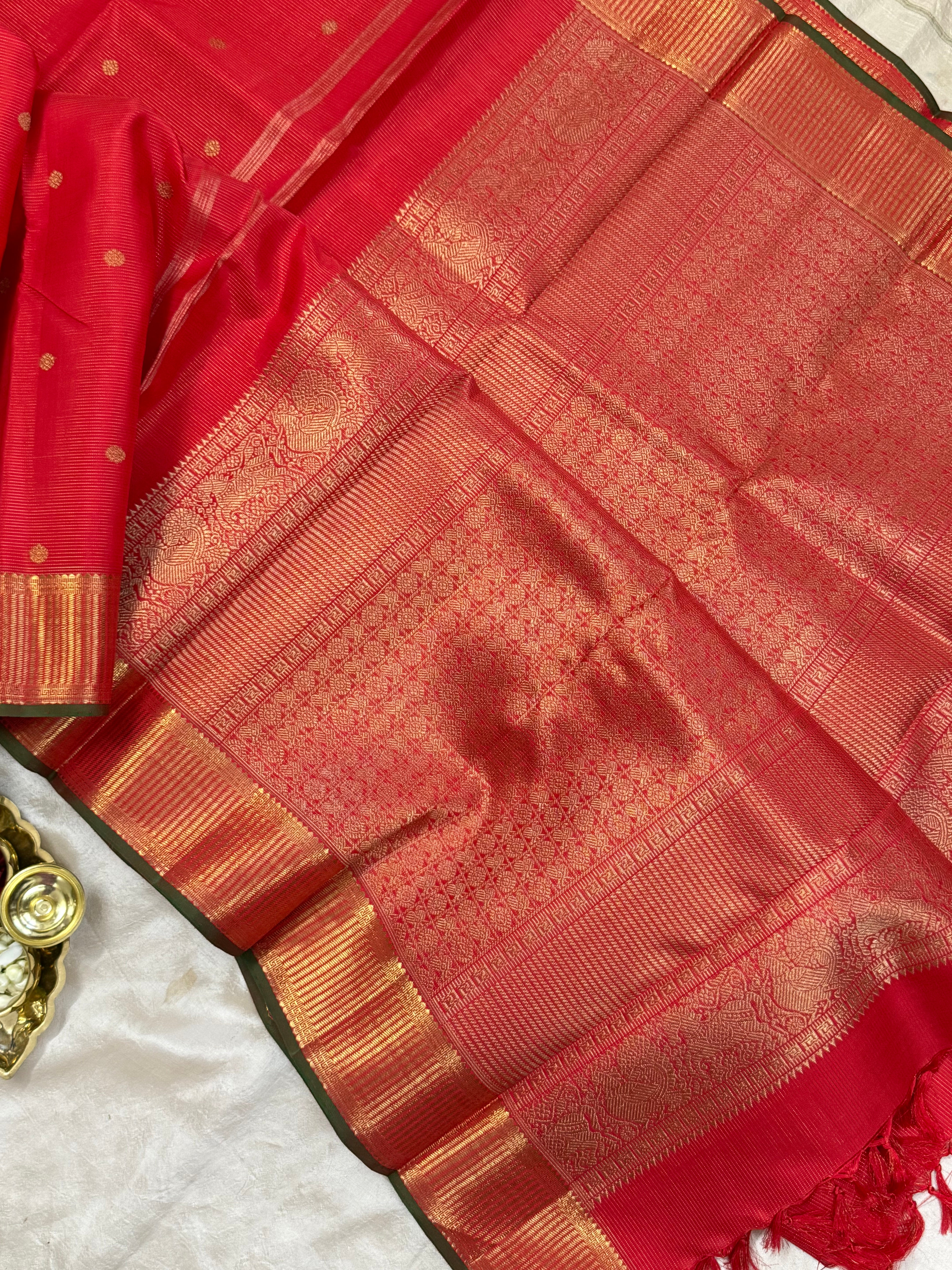 Chilli red vairaoosi and body butta / Kanjipuram silk
