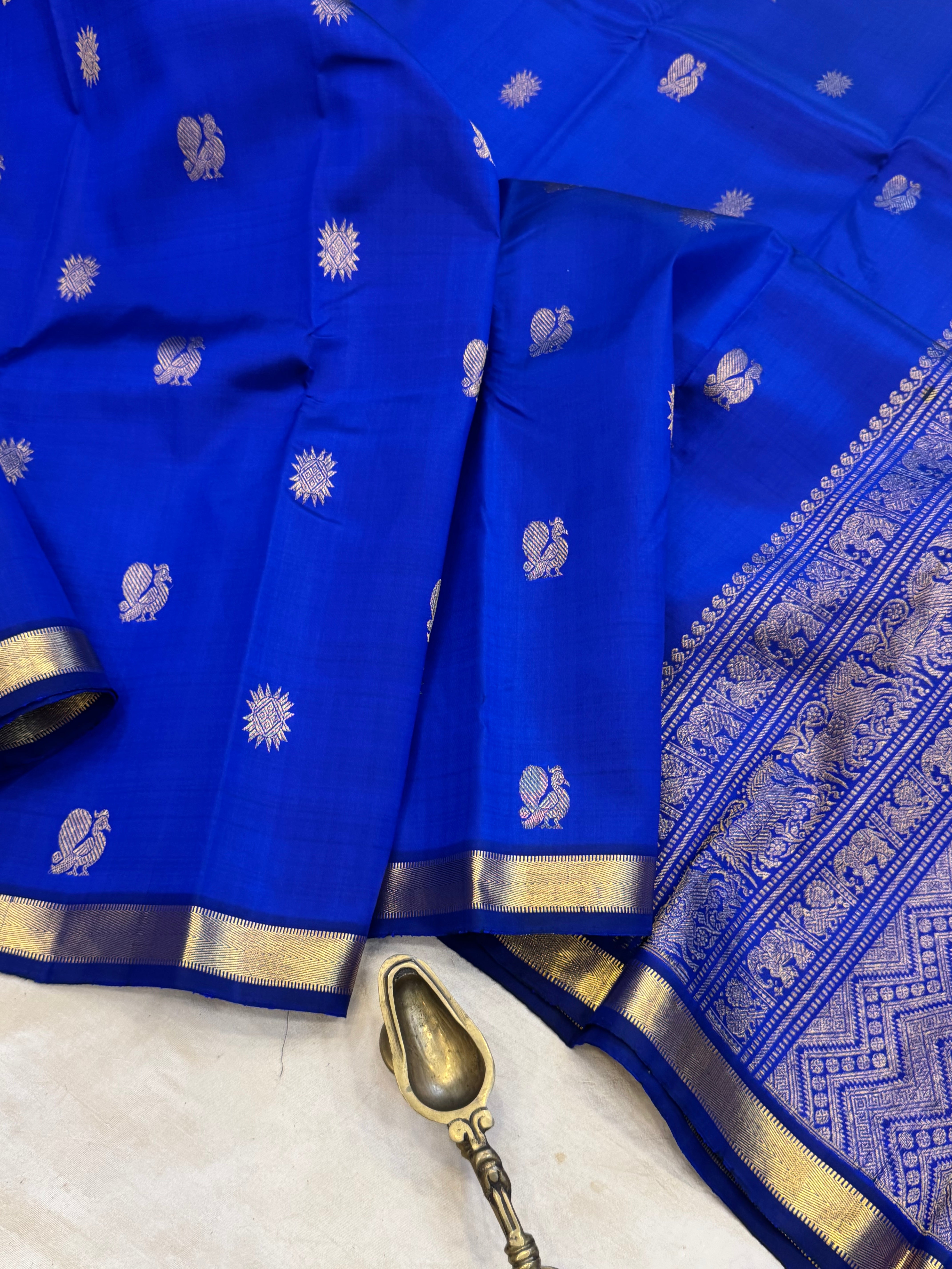 Royal blue annam and chakram butta/ Arani silk