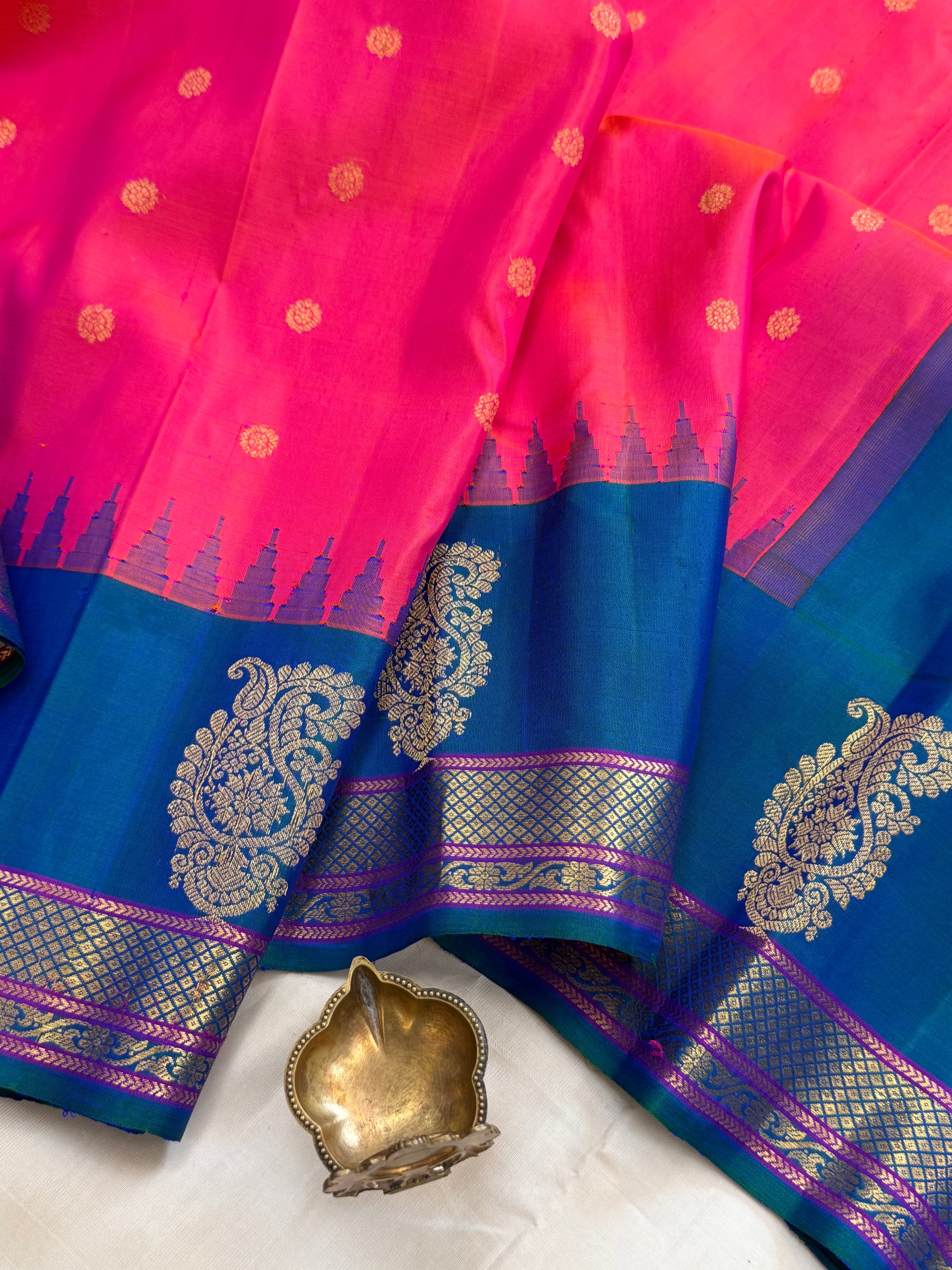 Kanakambaram body Butta mayilkazhuthu border Butta / Gadwal silk CLSA11308