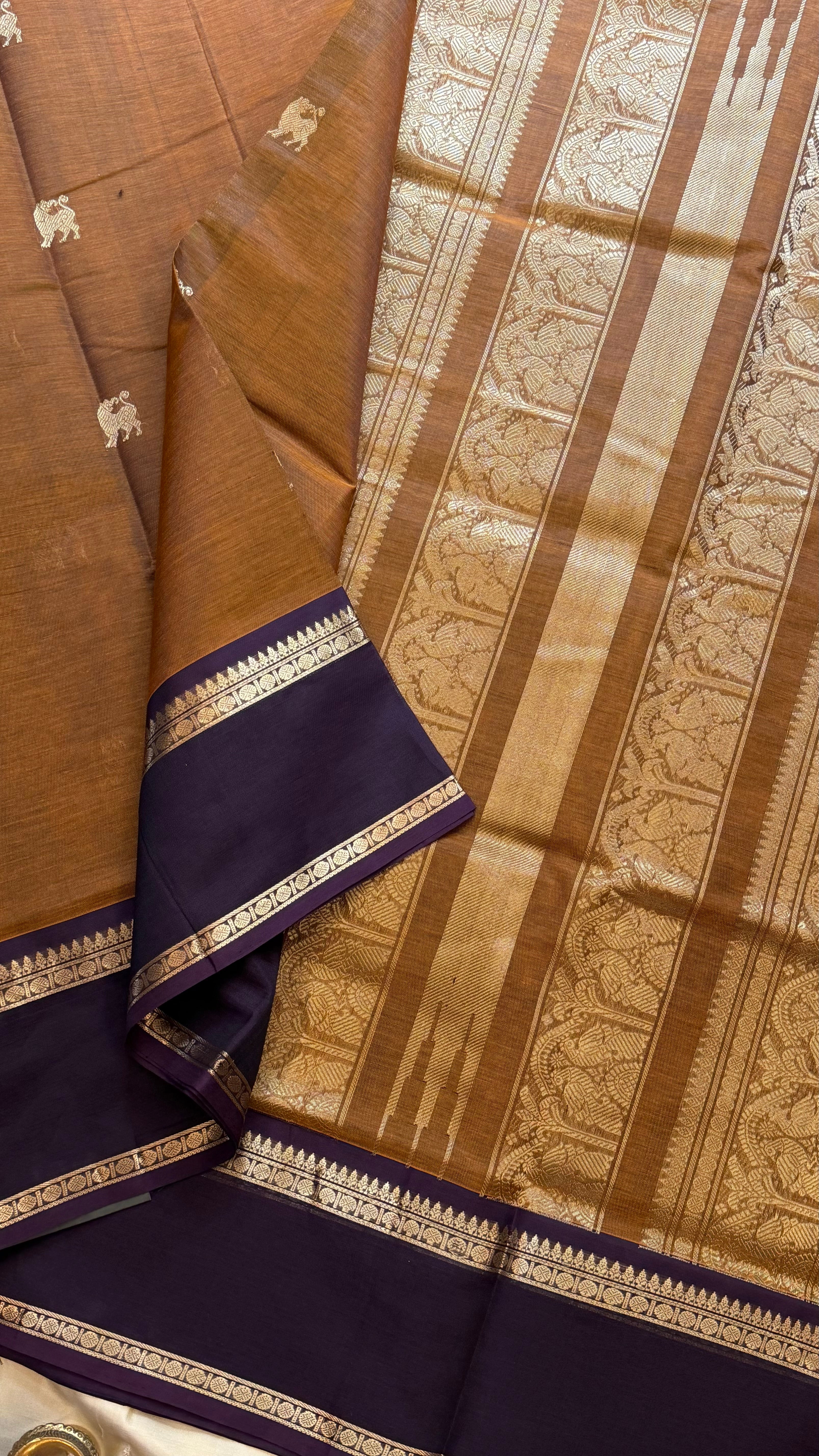 Honey colour retta pet silk cotton.