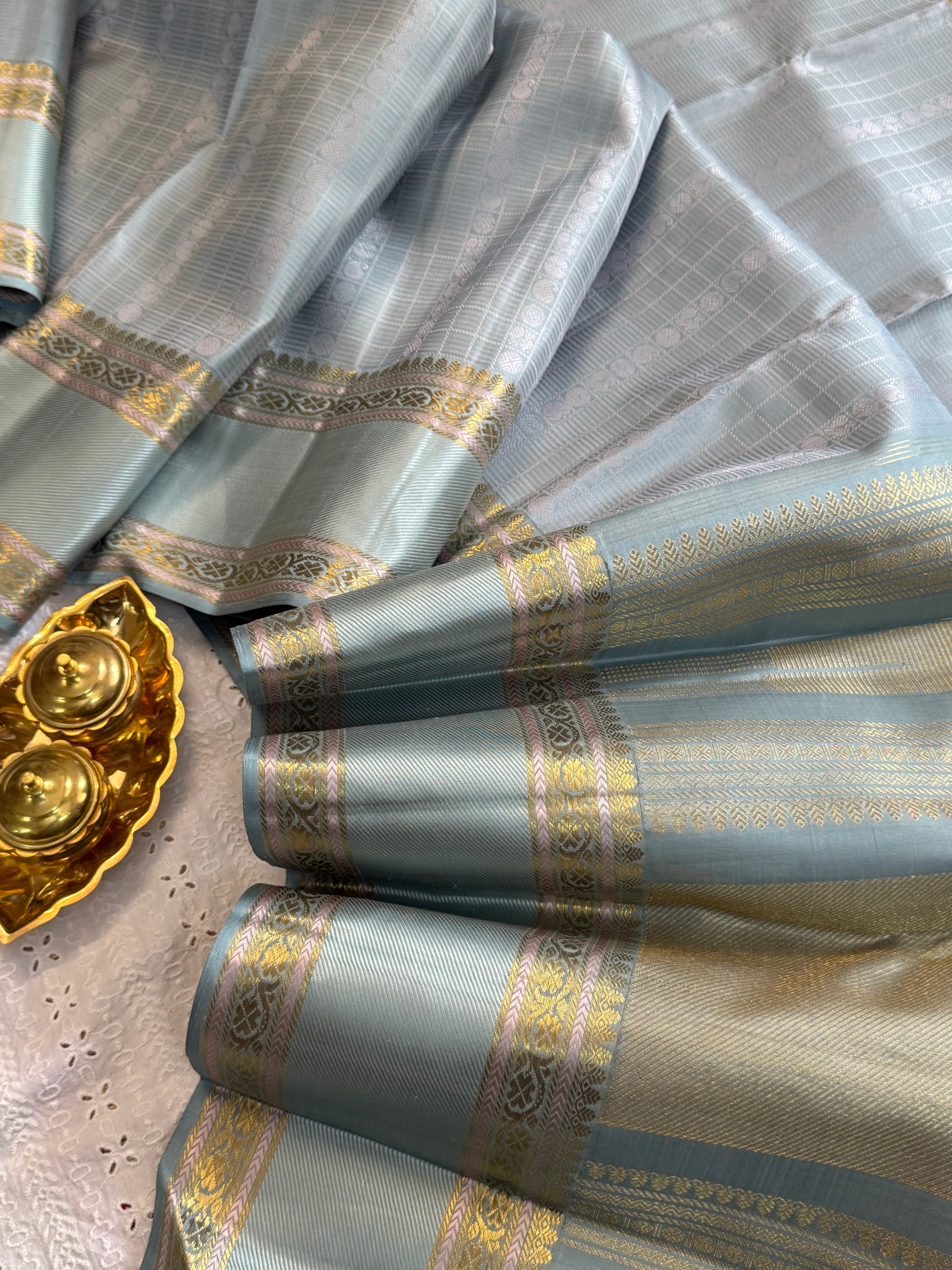Powder blue kattam butta / Kanjipuram silk