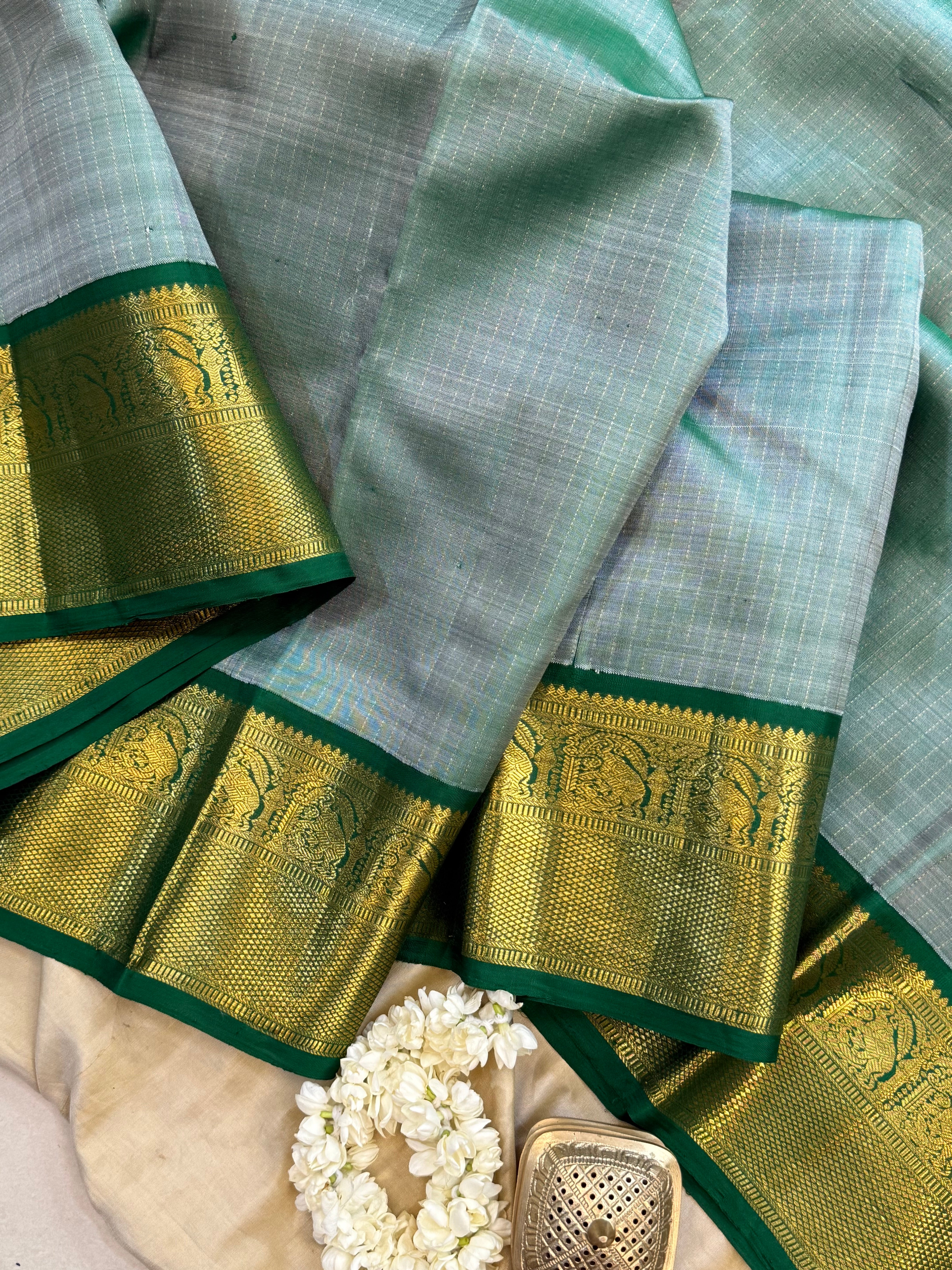 Green shot zari stripes and dark green border / Arani silk CL10109