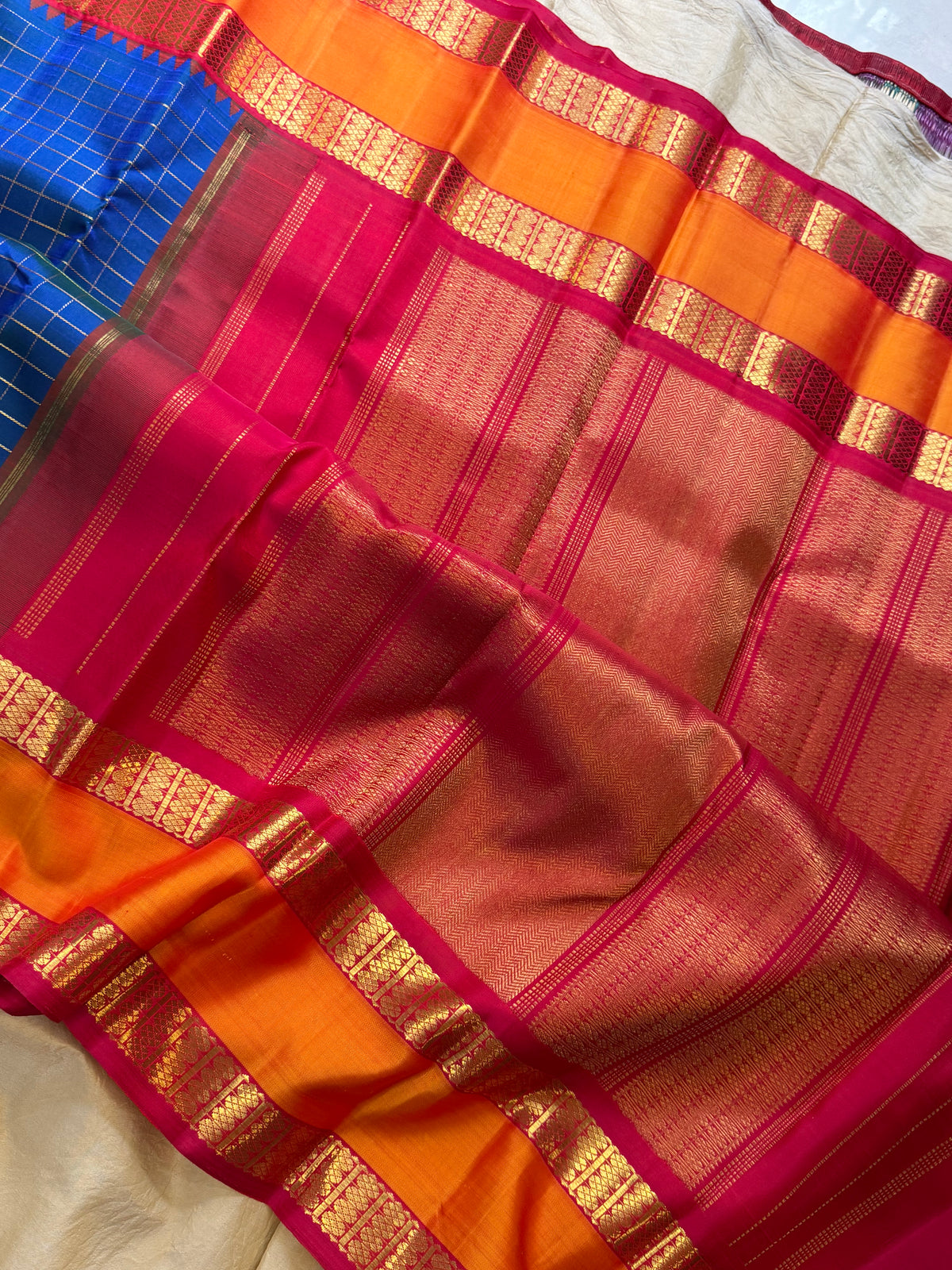 Mayilkazhuthu Kai Korvai Kanjipuram silk