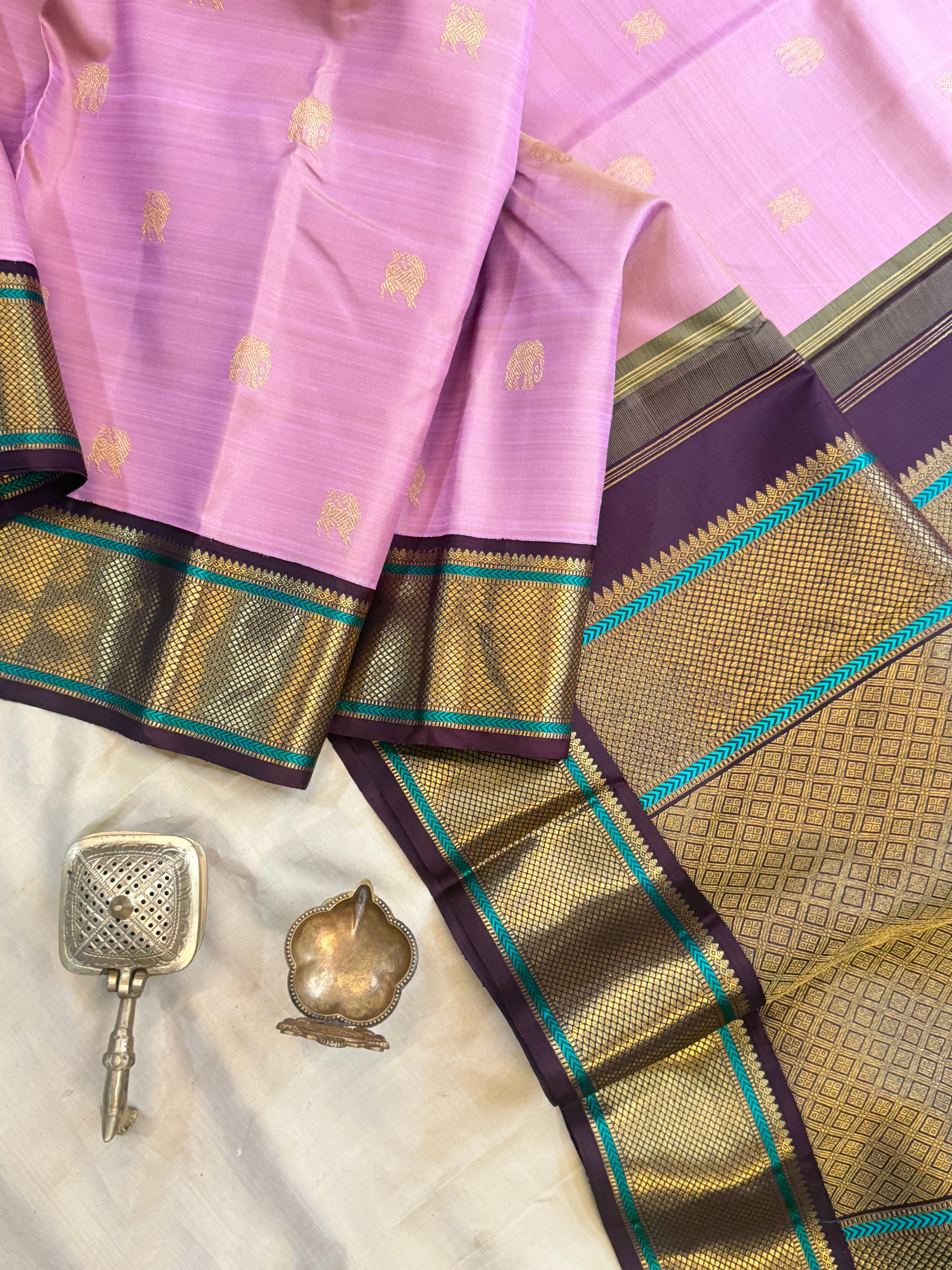 Unusual double tone color Korvai pure Zari Kanjipuram silk