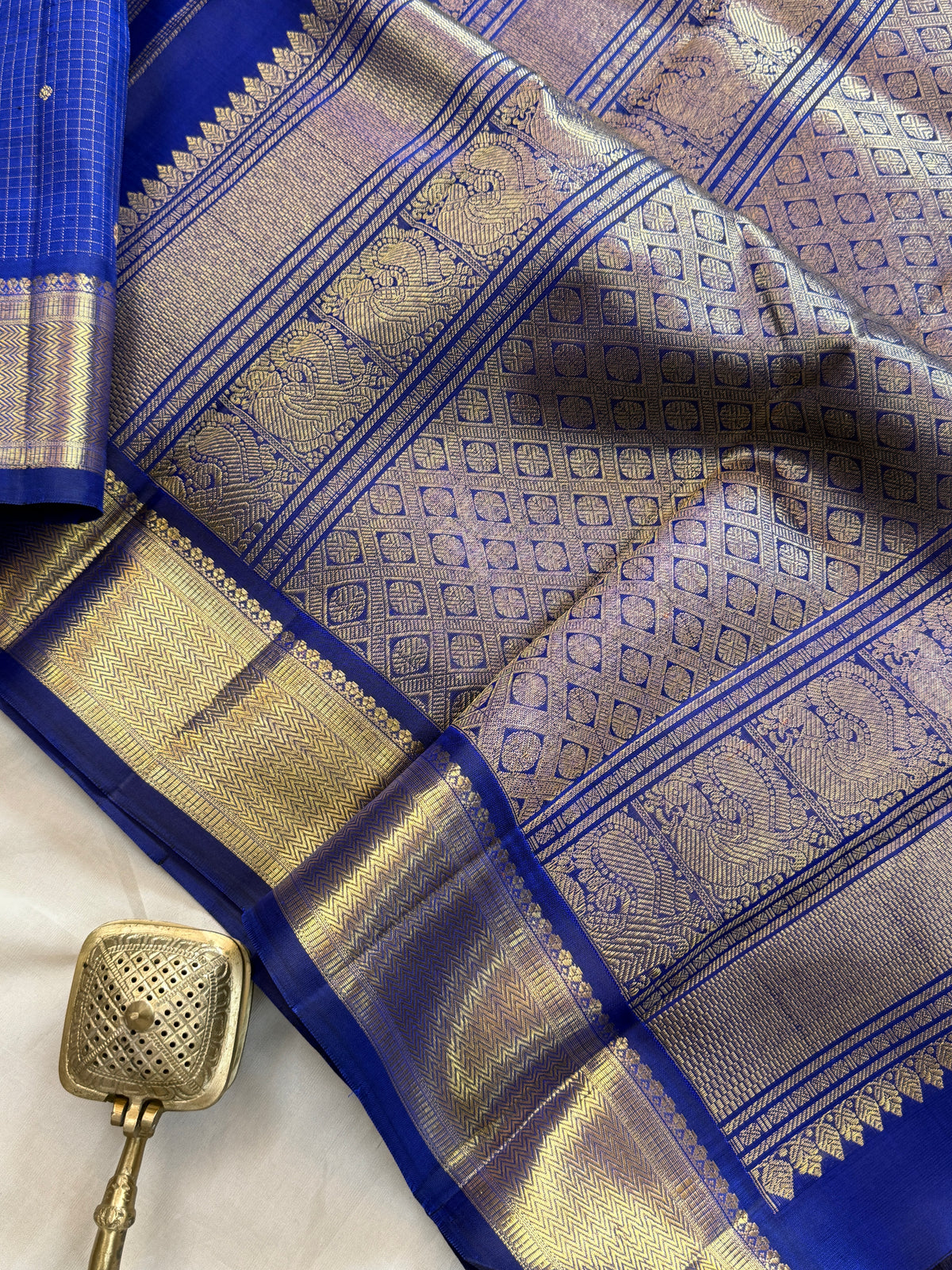 Blue - Day 3 Navarthri colour pure Zari Kanjipuram silk / blue Kattam Butta clsa 11445