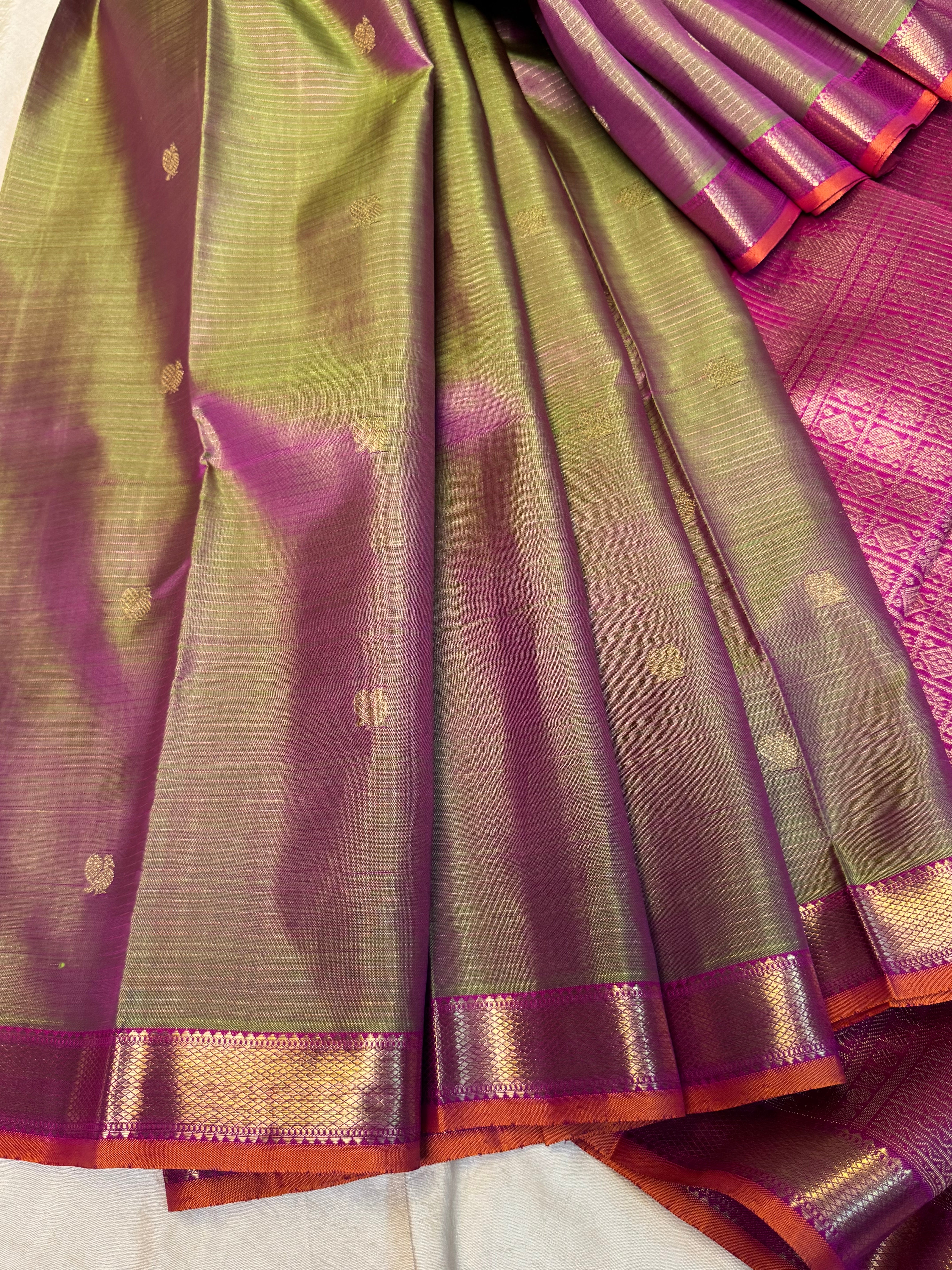Maanthulir Vairaoosi / Kanjipuram silk