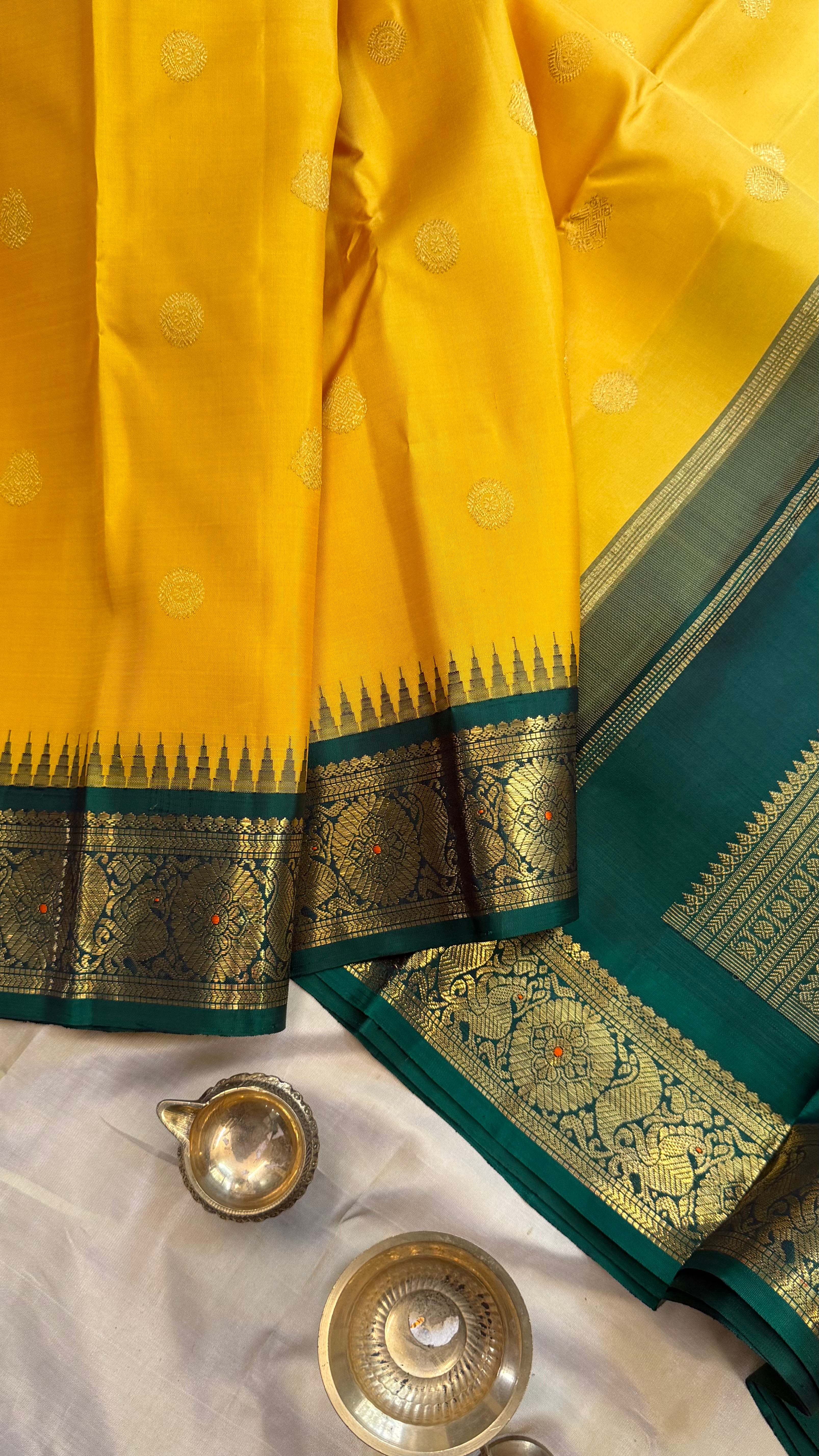 Yellow and green Kai Korvai/kanjipuram silk
