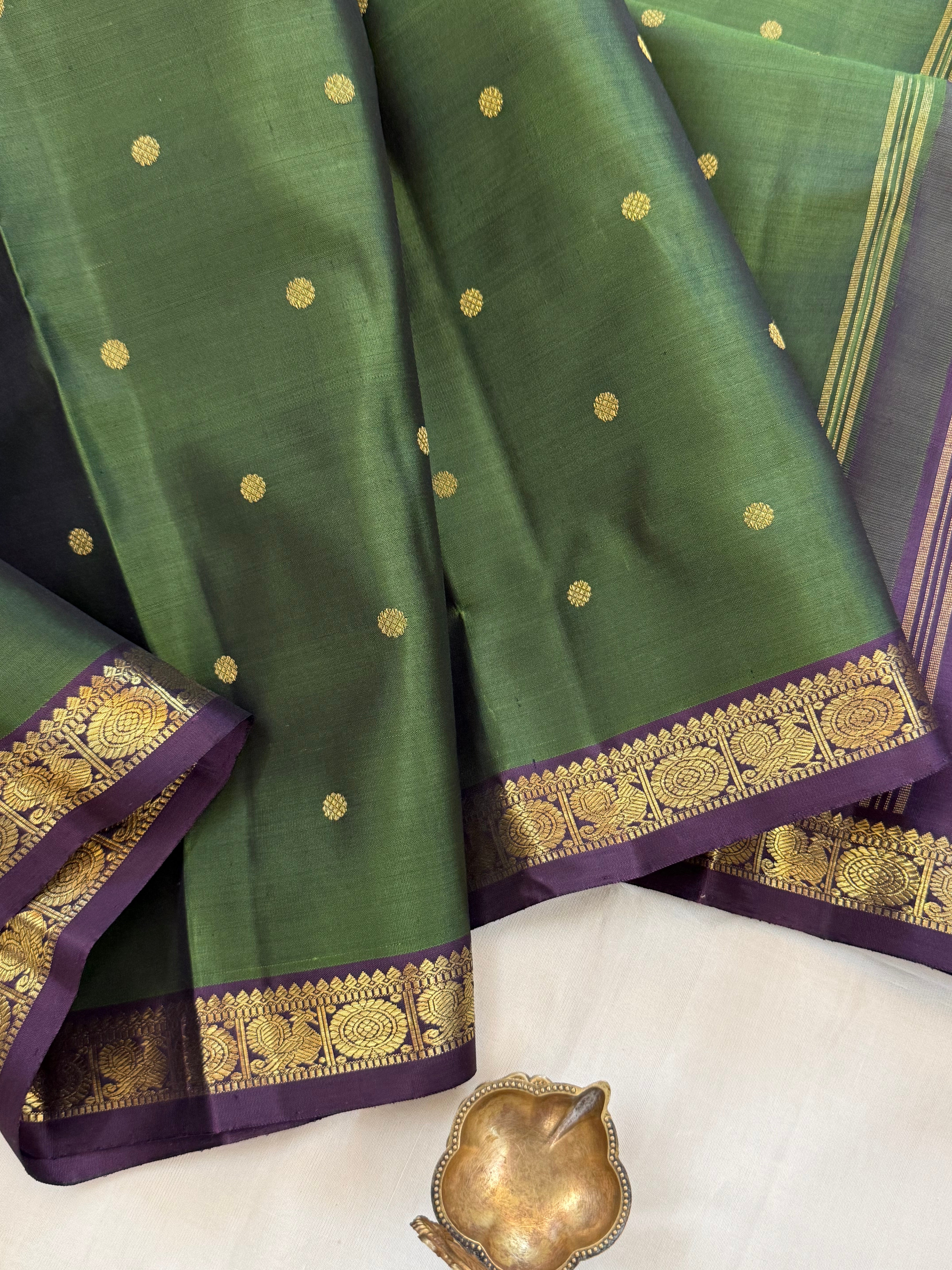Chatniy green small border / kanjipuram silk saree clsa 11144