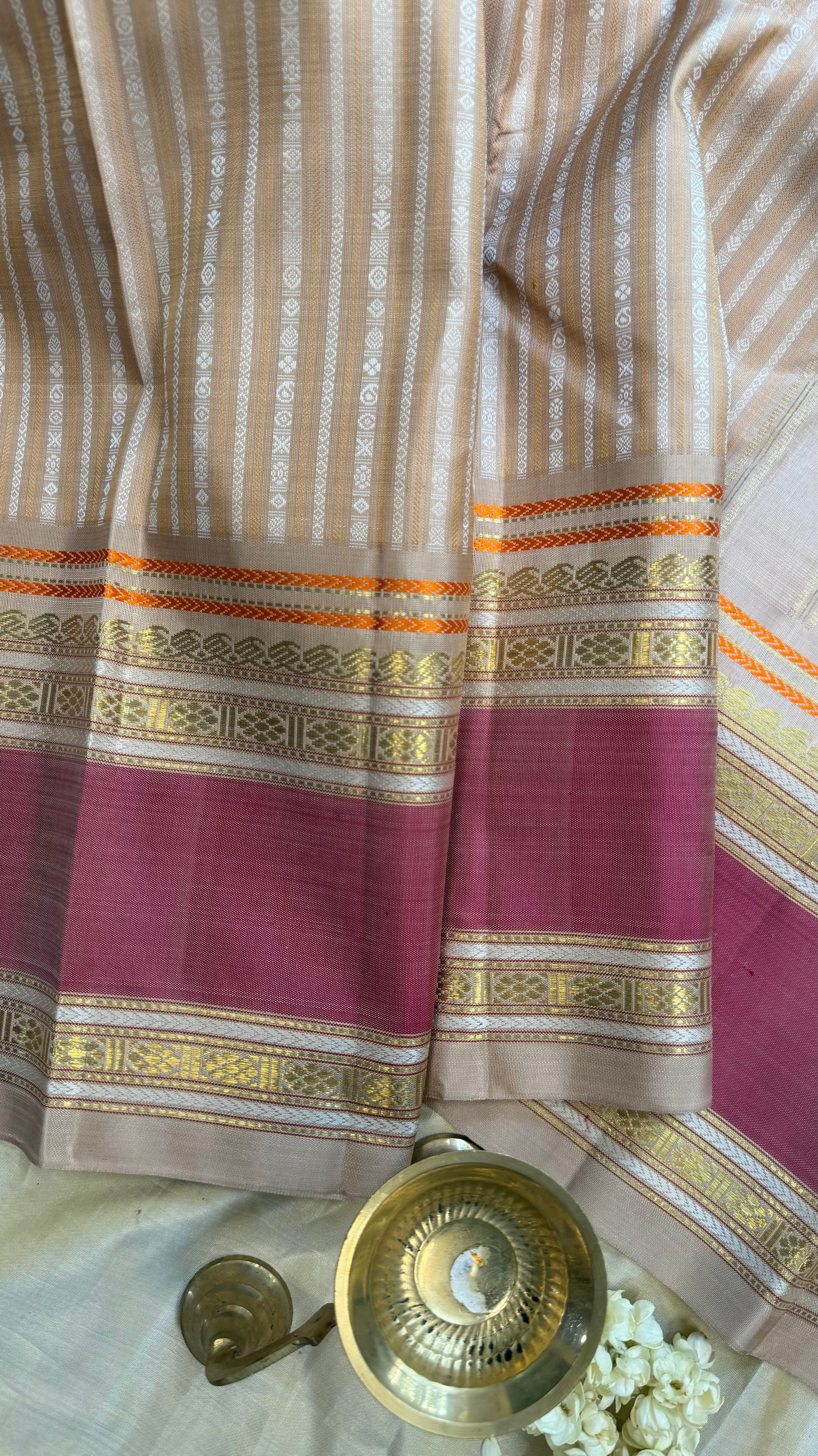 Master weaver - Special veldhari and corner pallu butta / Kanjipuram Silk