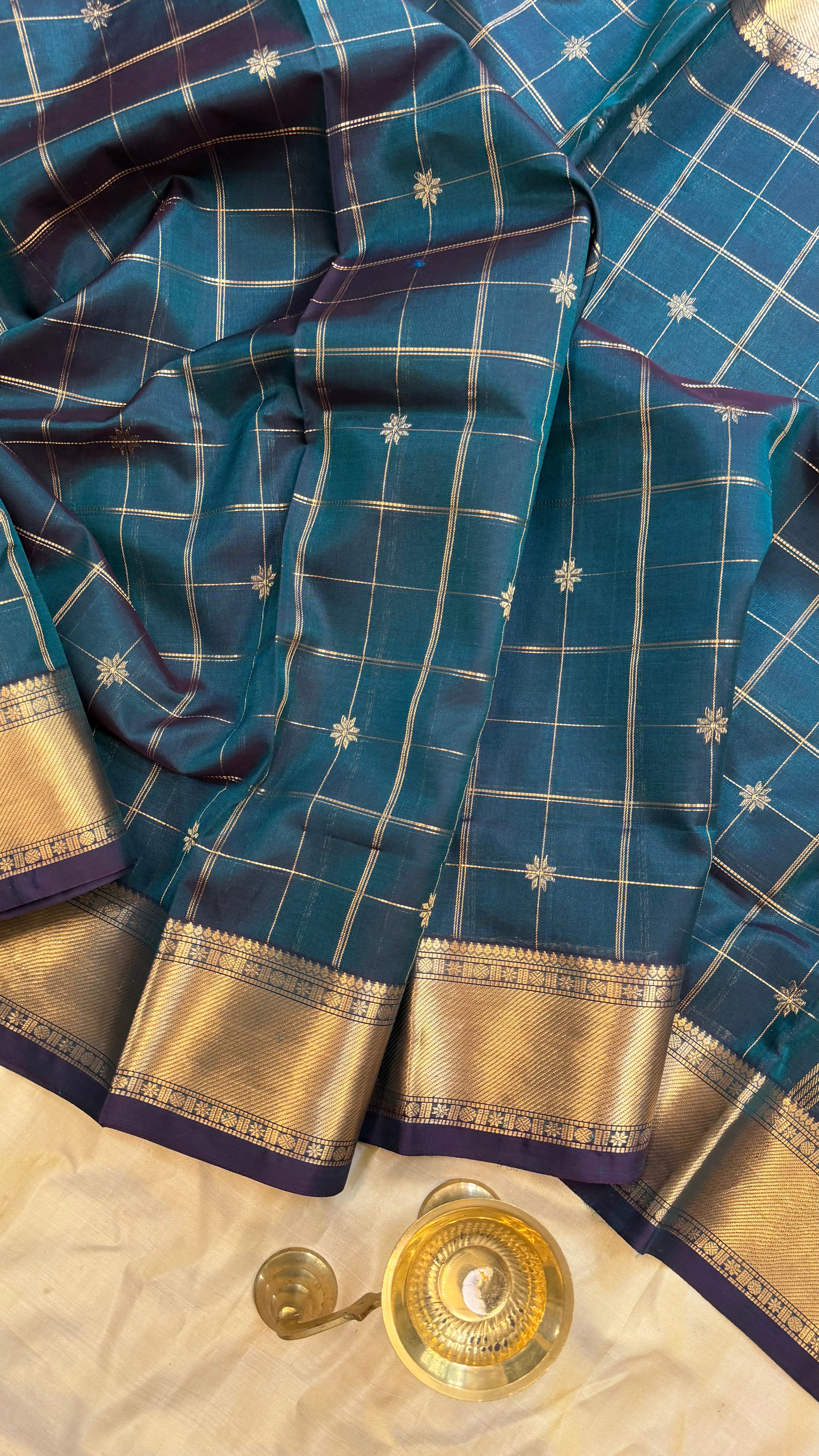 Mayilkazhuthu green kattam / Premium silk cotton