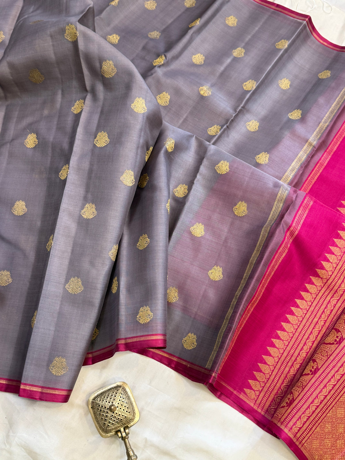 Grey Iruthalaipakshi butta organza borderless / Kanjipuram silk CLSA12820