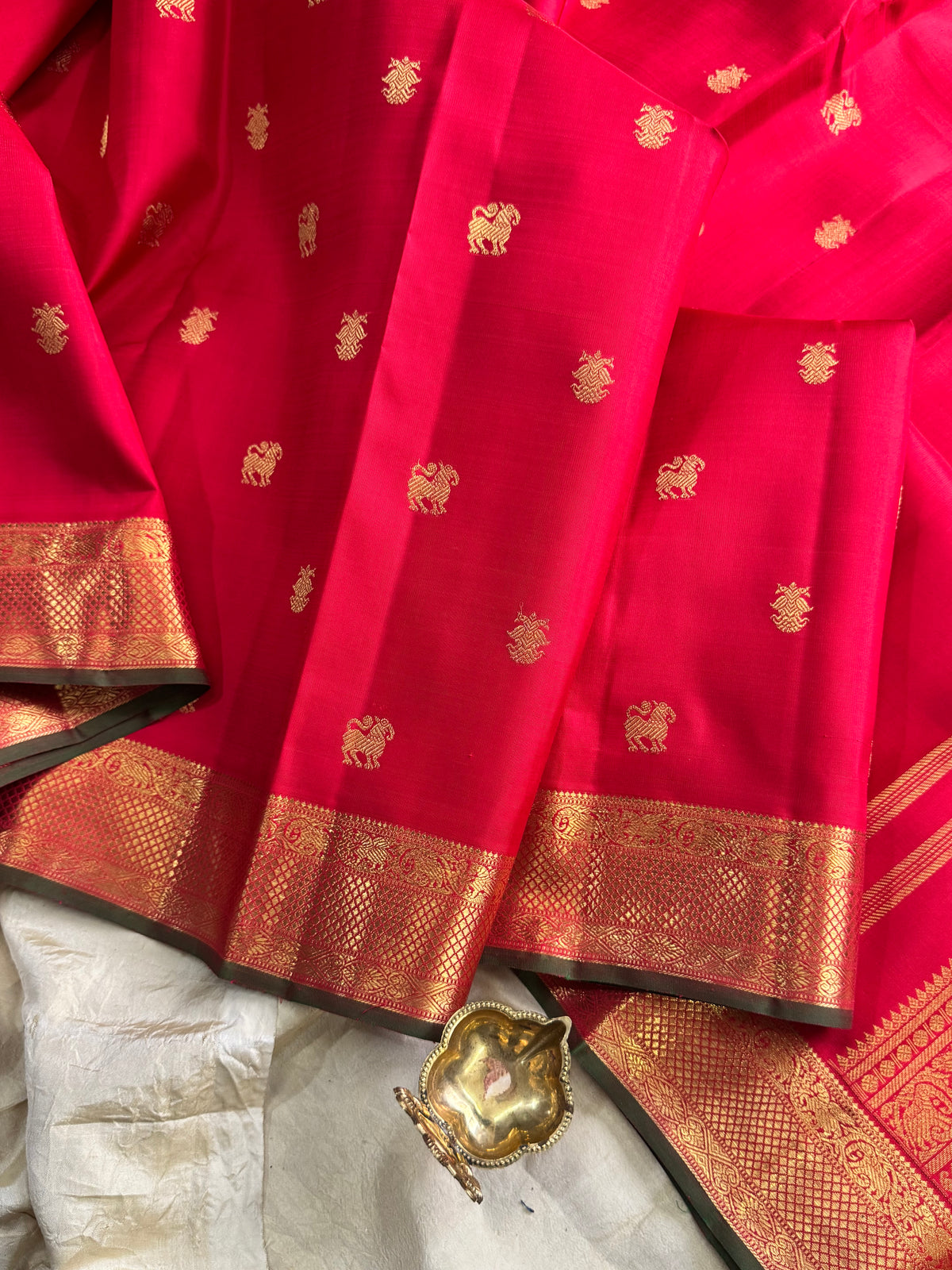 Red body with pure zari/kanjipuram silk saree clsa 12525