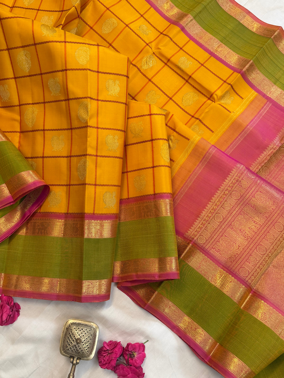 Yellow - Day 1 Navarthri colour pure Zari Kanjipuram silk / Yellow Kattam Butta
