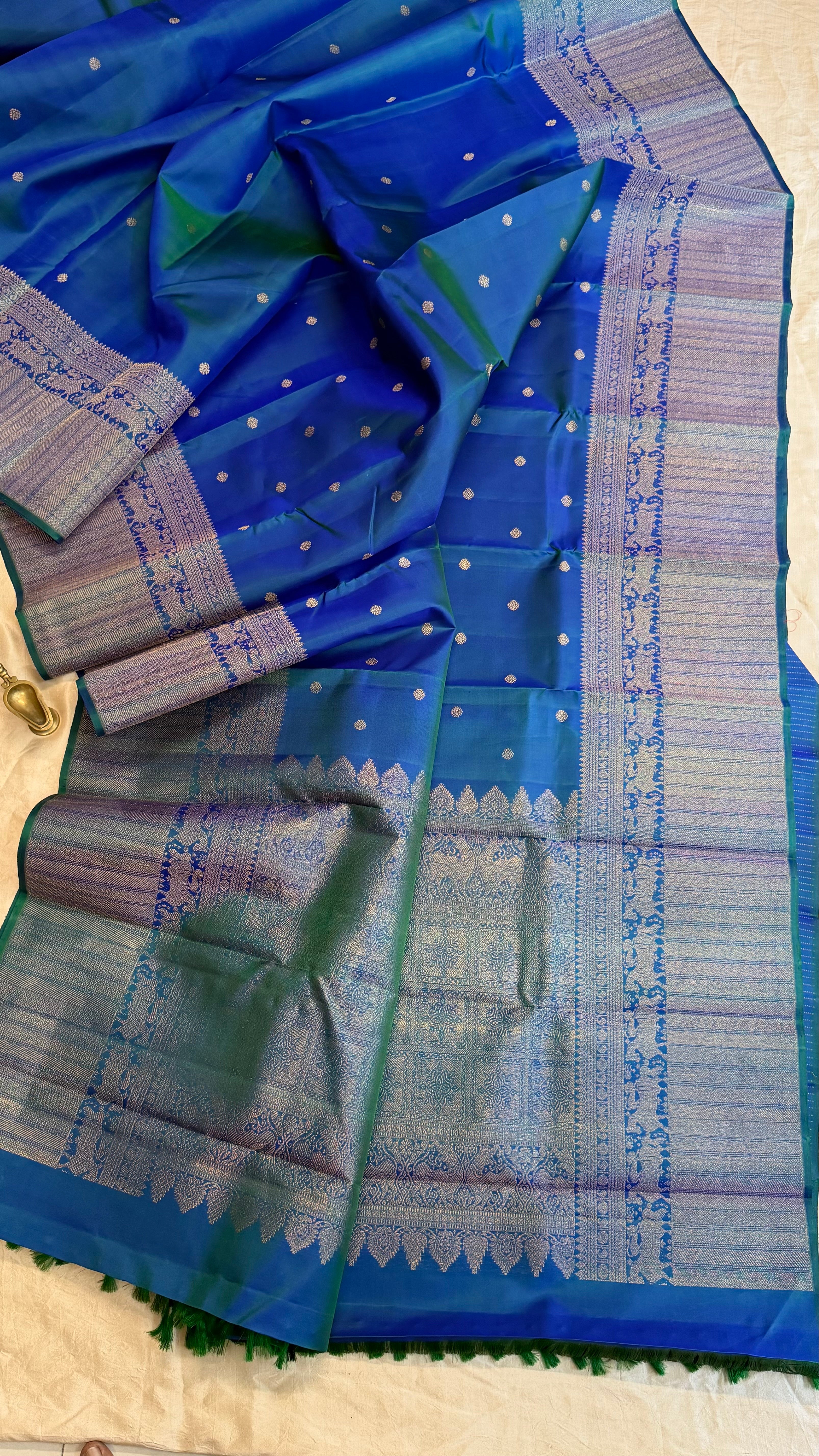 Mayilkazhuthu yazhli border saree / Kanjipuram silk