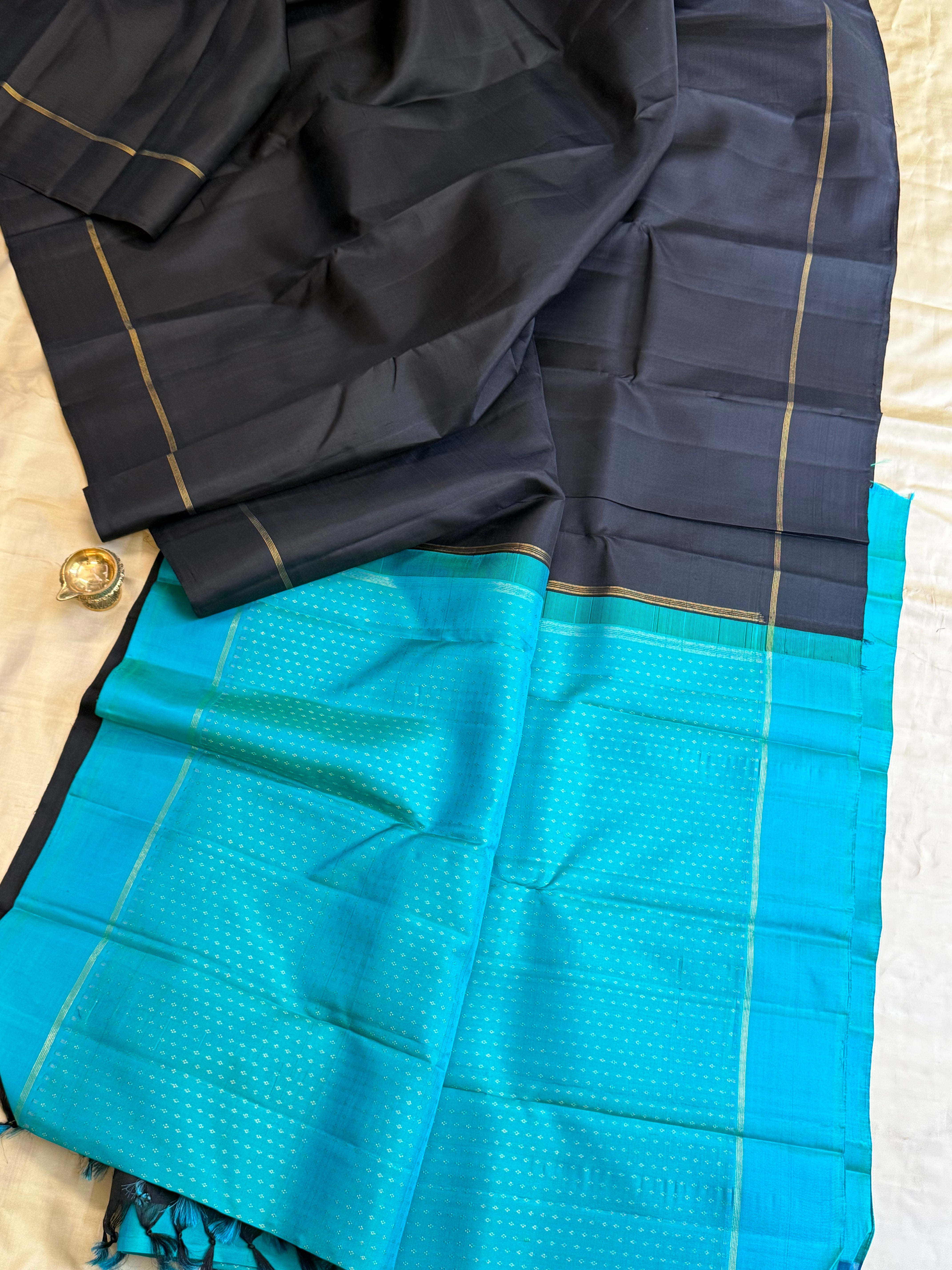Black and turquoise blue/ kanjipuram silk