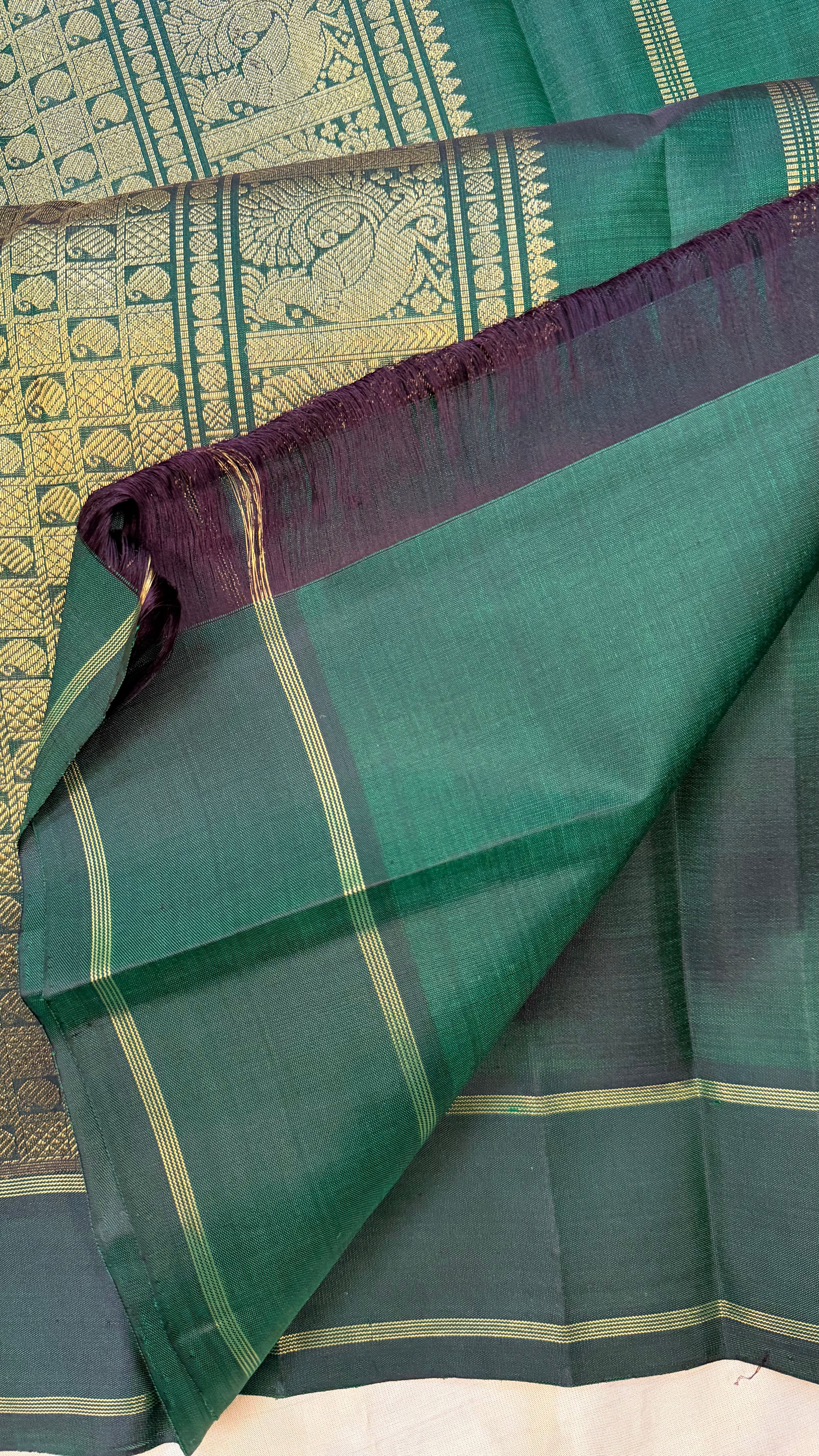 Dark green thread butta / kanjipuram silk