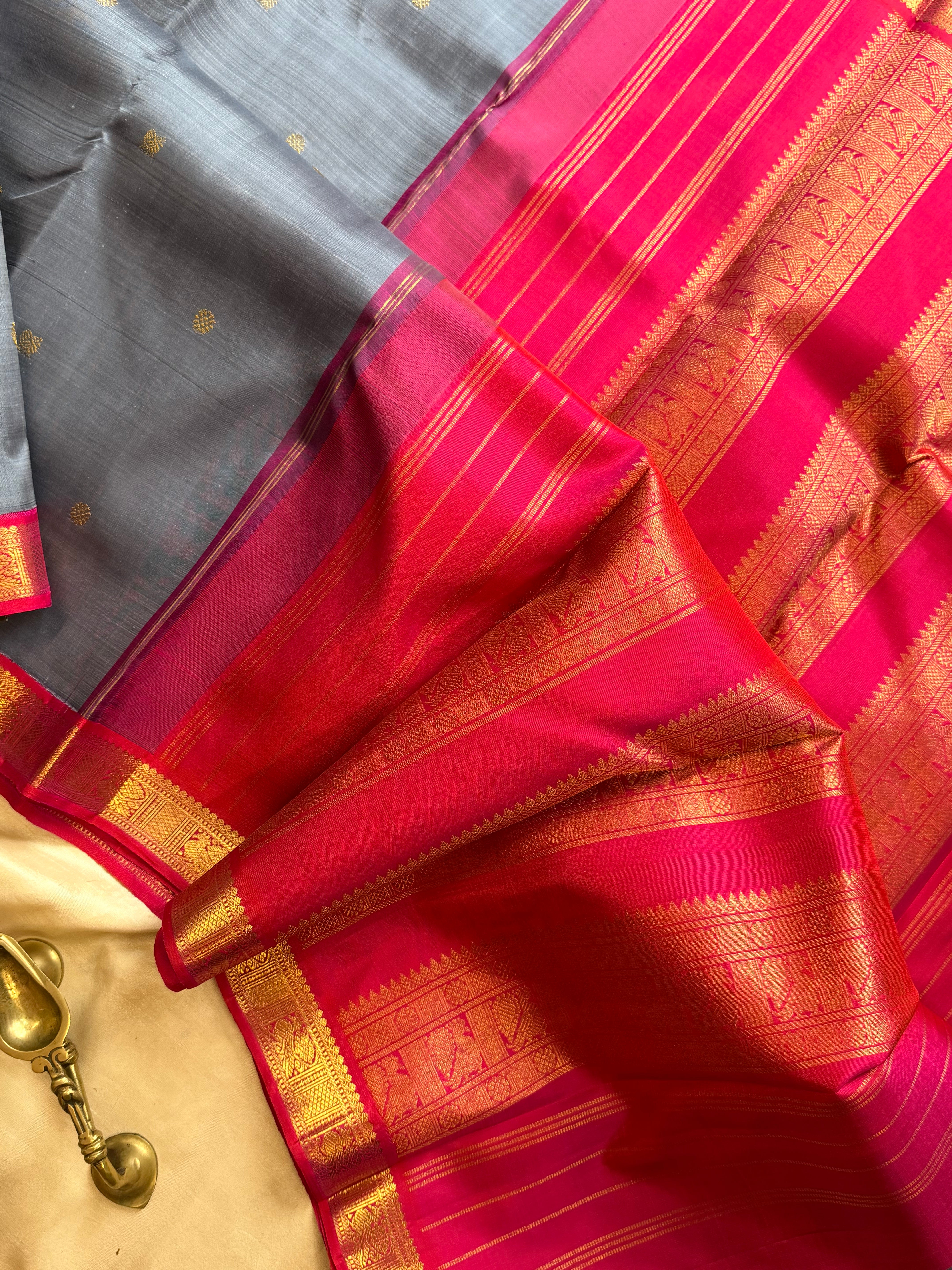 Grey Kai Korvai small border Kanjipuram silk