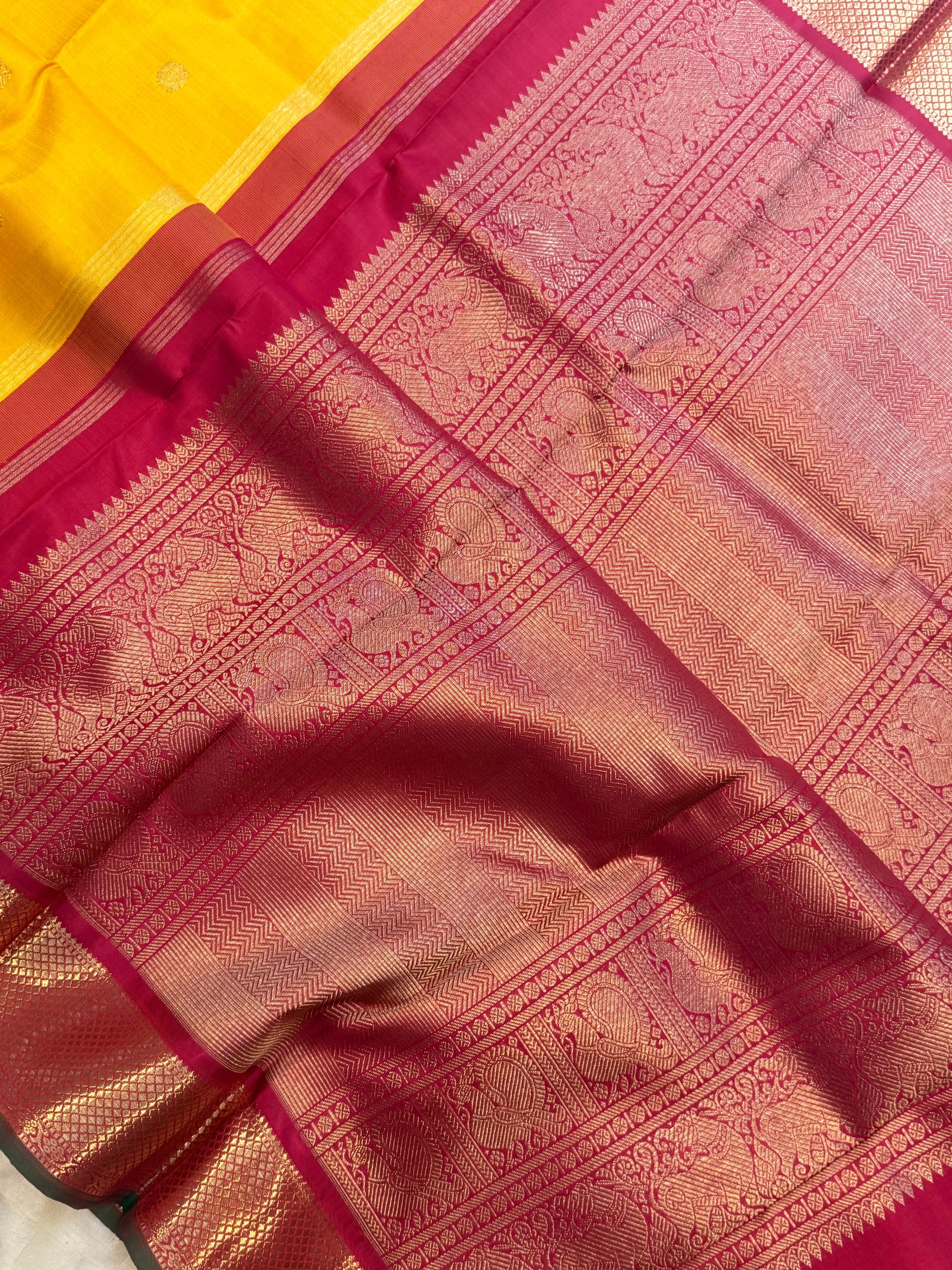Golden manjal korvai / kanjipuram silk