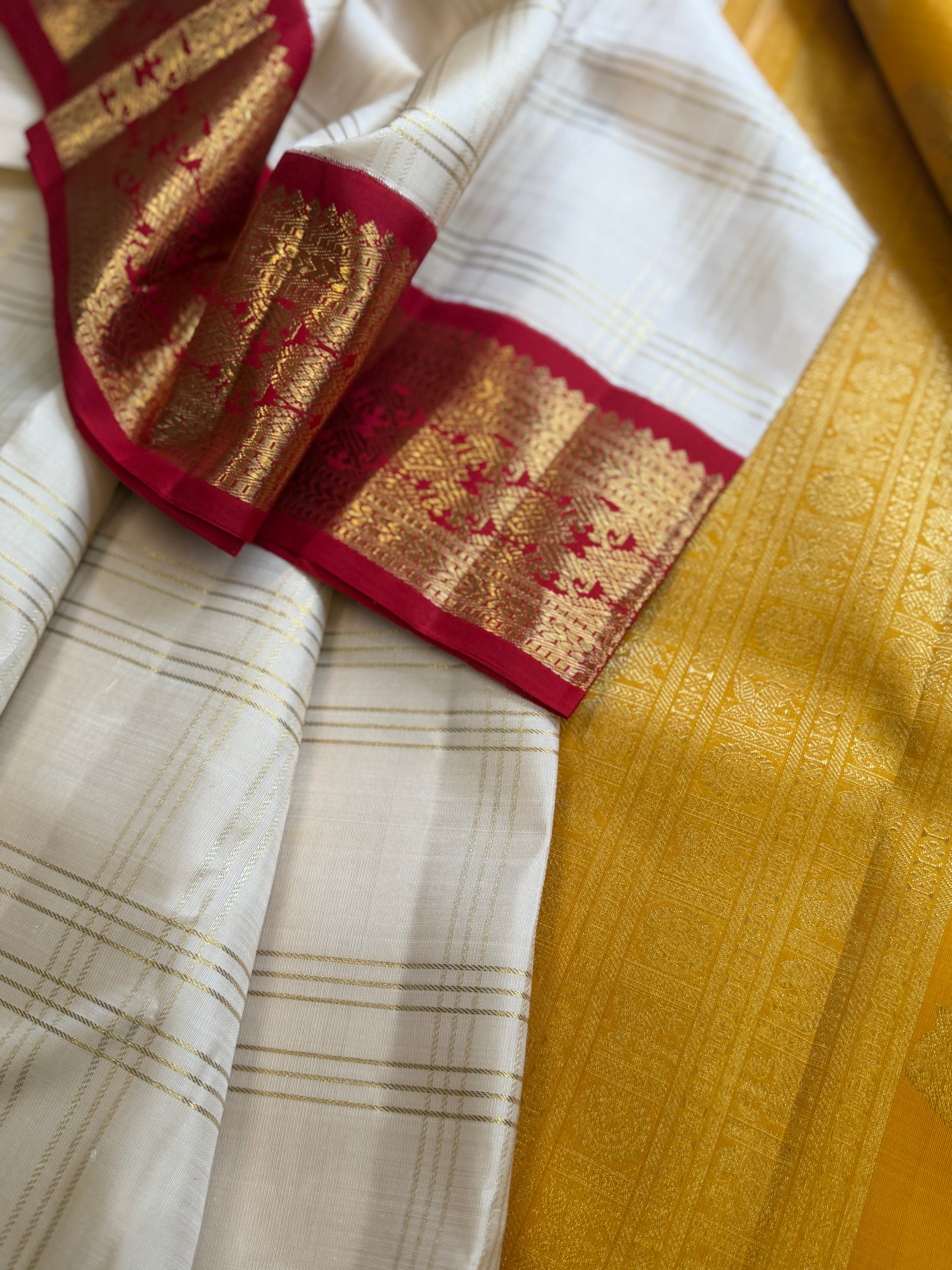 Malligai : off white Zari Kattam Ganga Jamuna pure Zari Kanjipuram silk