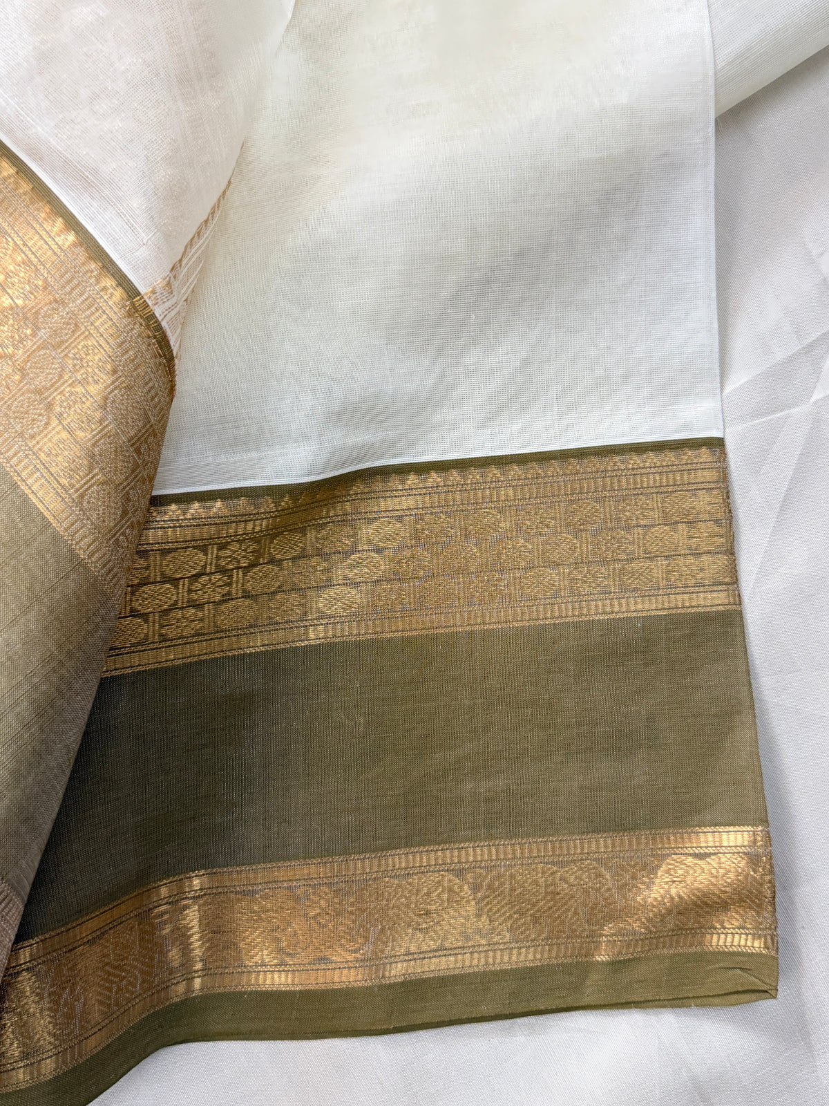Off white and Rettapet border / silk cottom clsa 11516