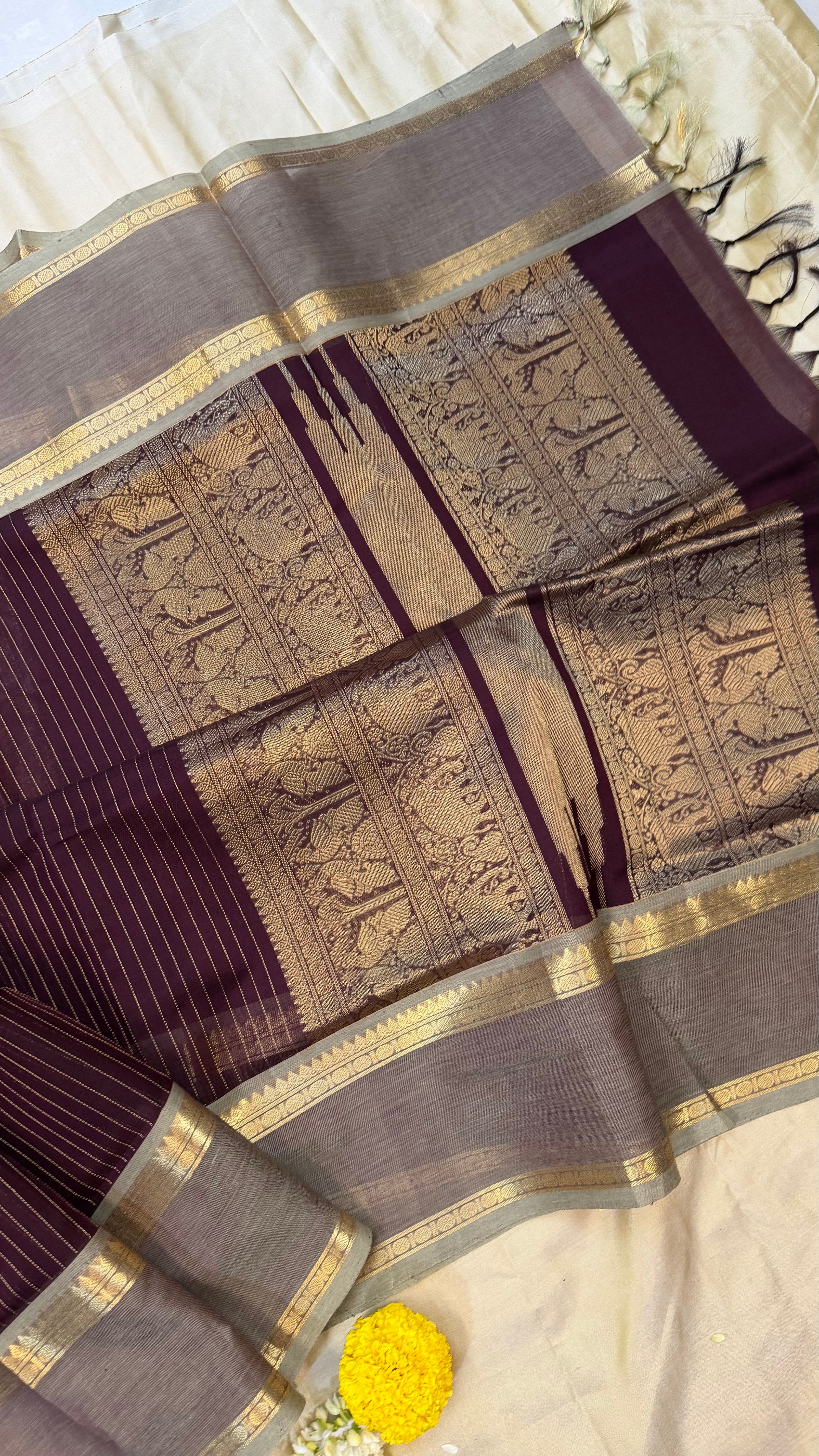 Paaku zari lines rettapet border/ Silk Cotton