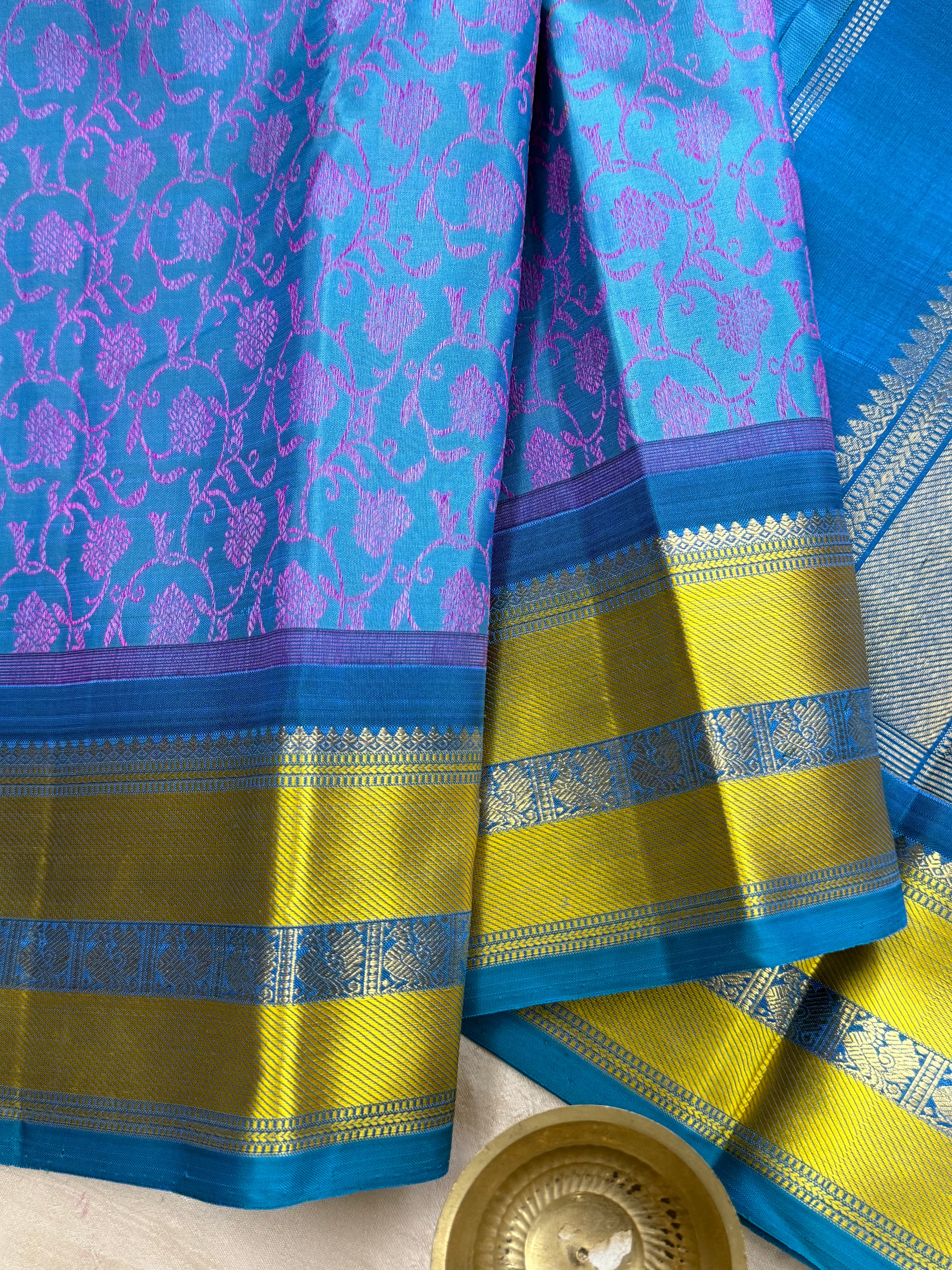 Master weaver - Blue jacquard kodi weaving / Kanjipuram silk