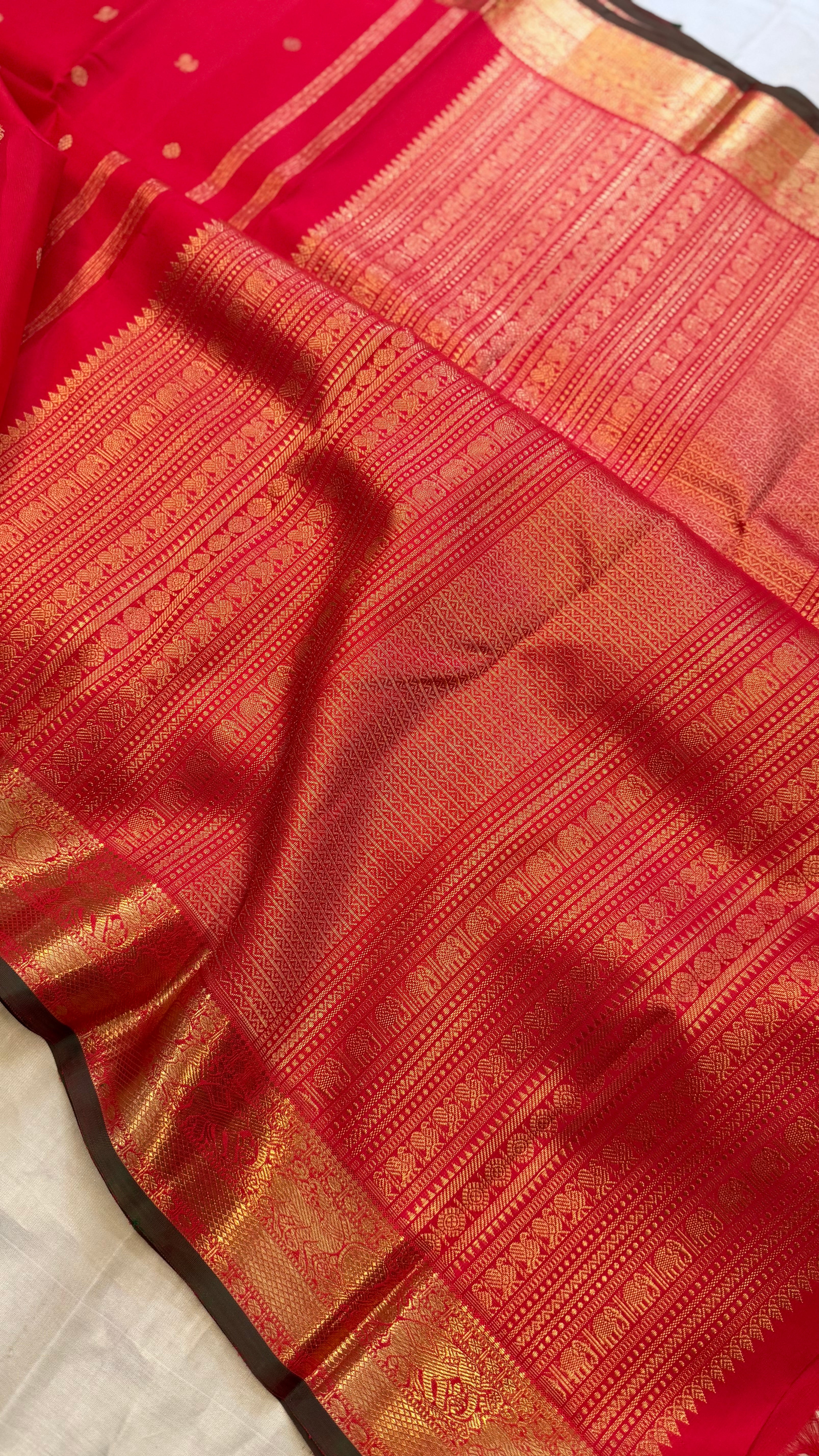 Red getti border/ Kanjipuram Silk
