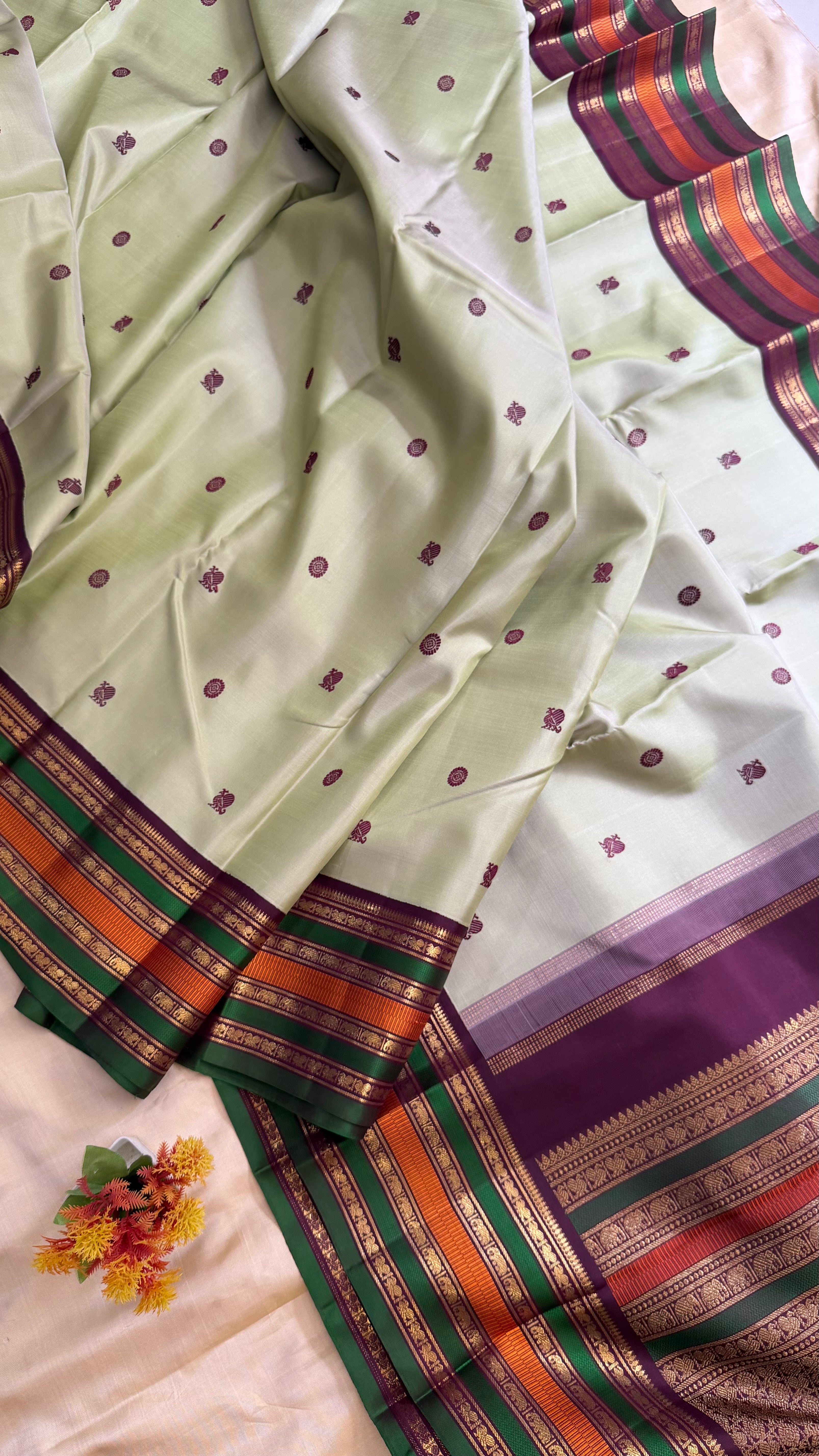 Coffee green Varisapet Korvai / Kanjipuram silk