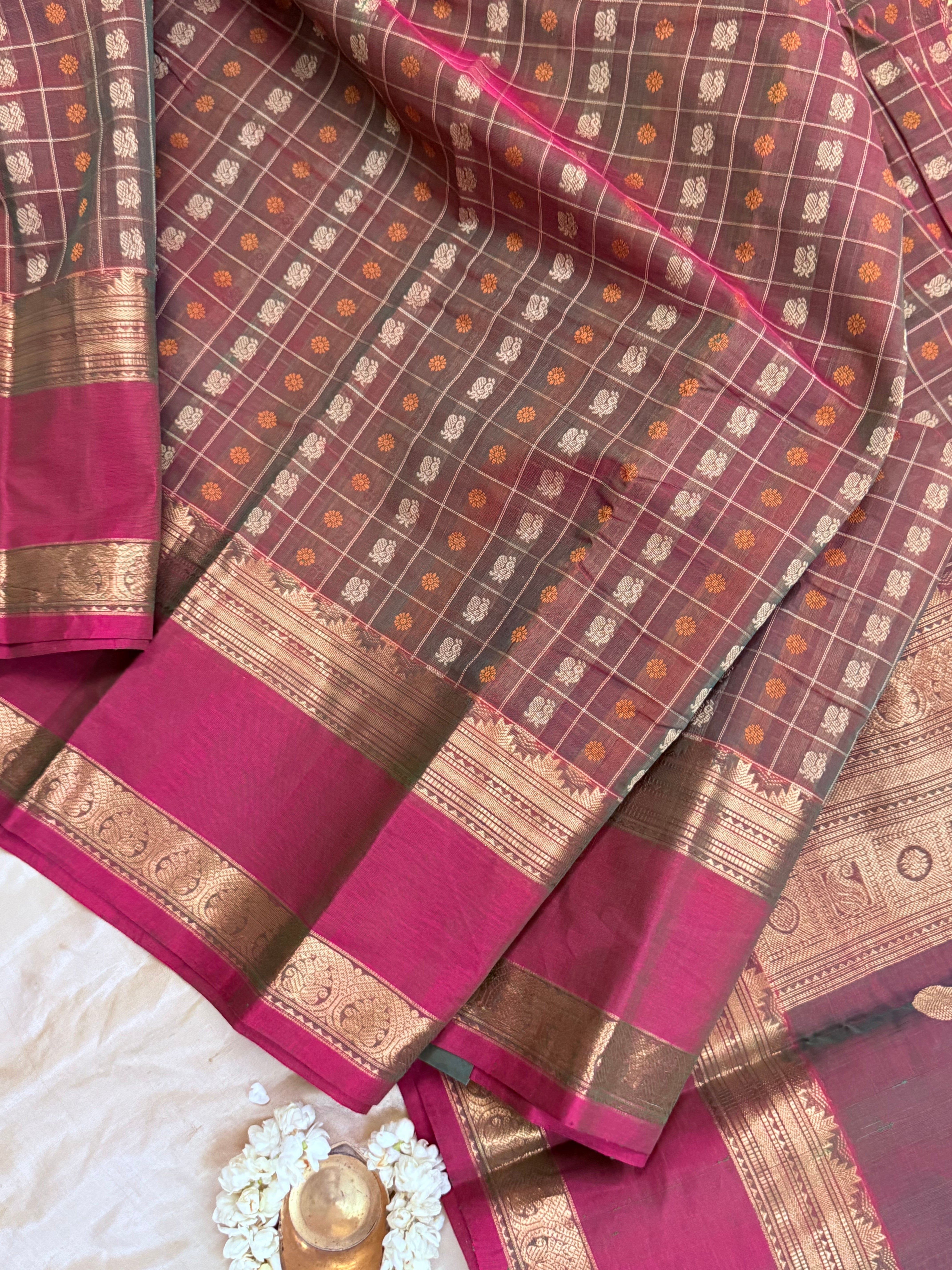 Mauve shot pink kattam butta / Kanchi Cotton