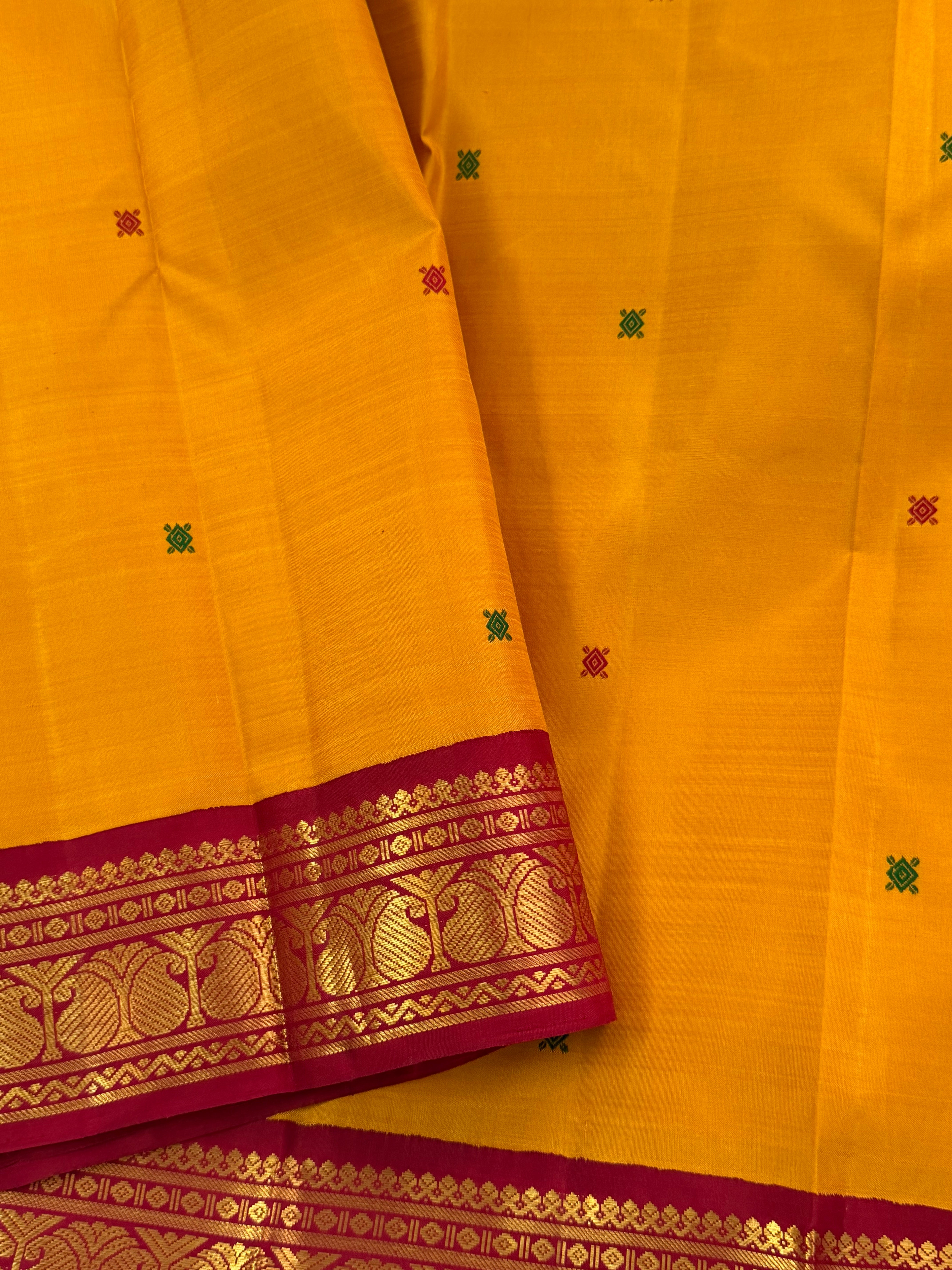 Yellow korvai / Arani silk