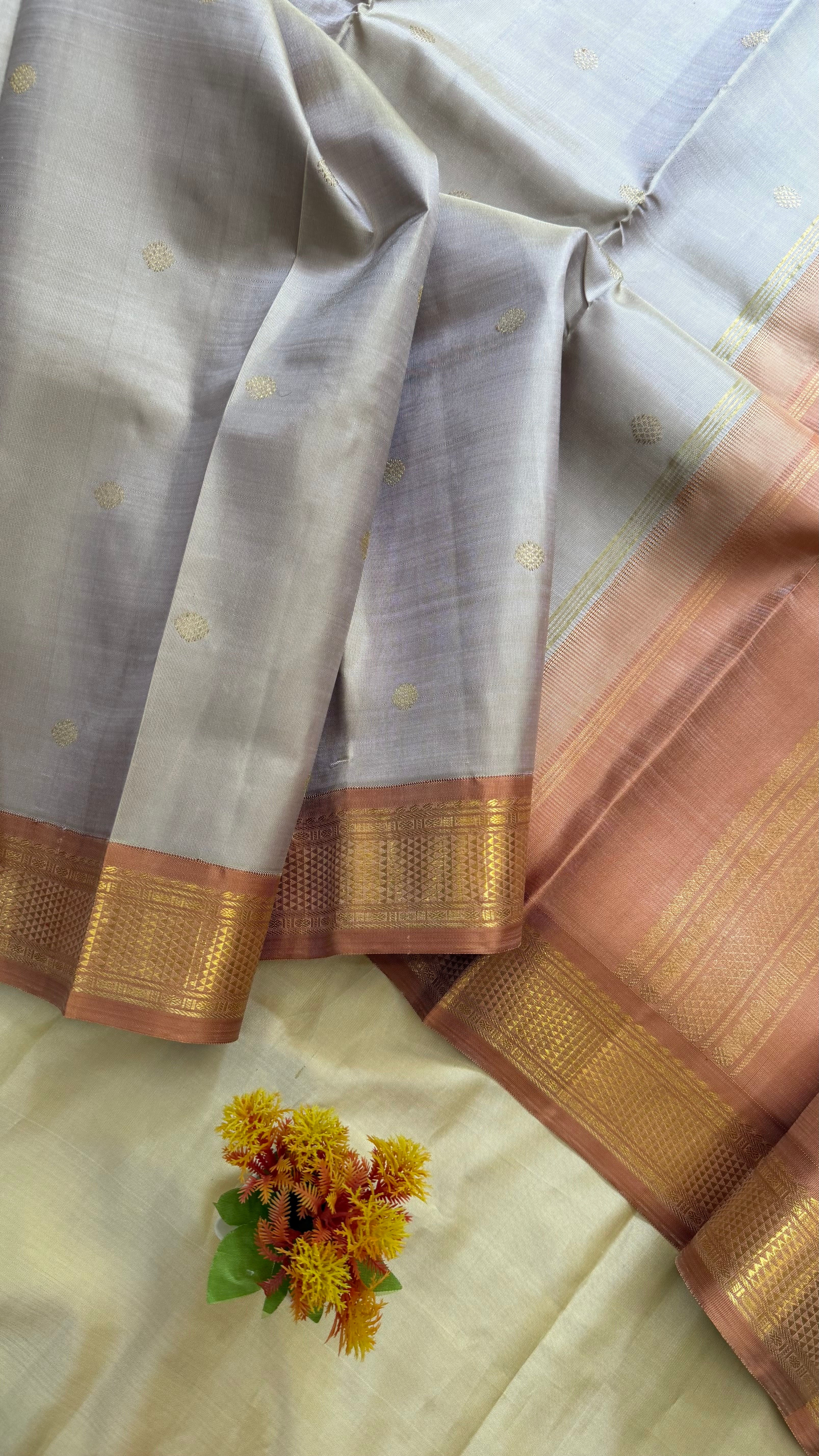 Shot Pastel Korvai / Kanjipuram silk