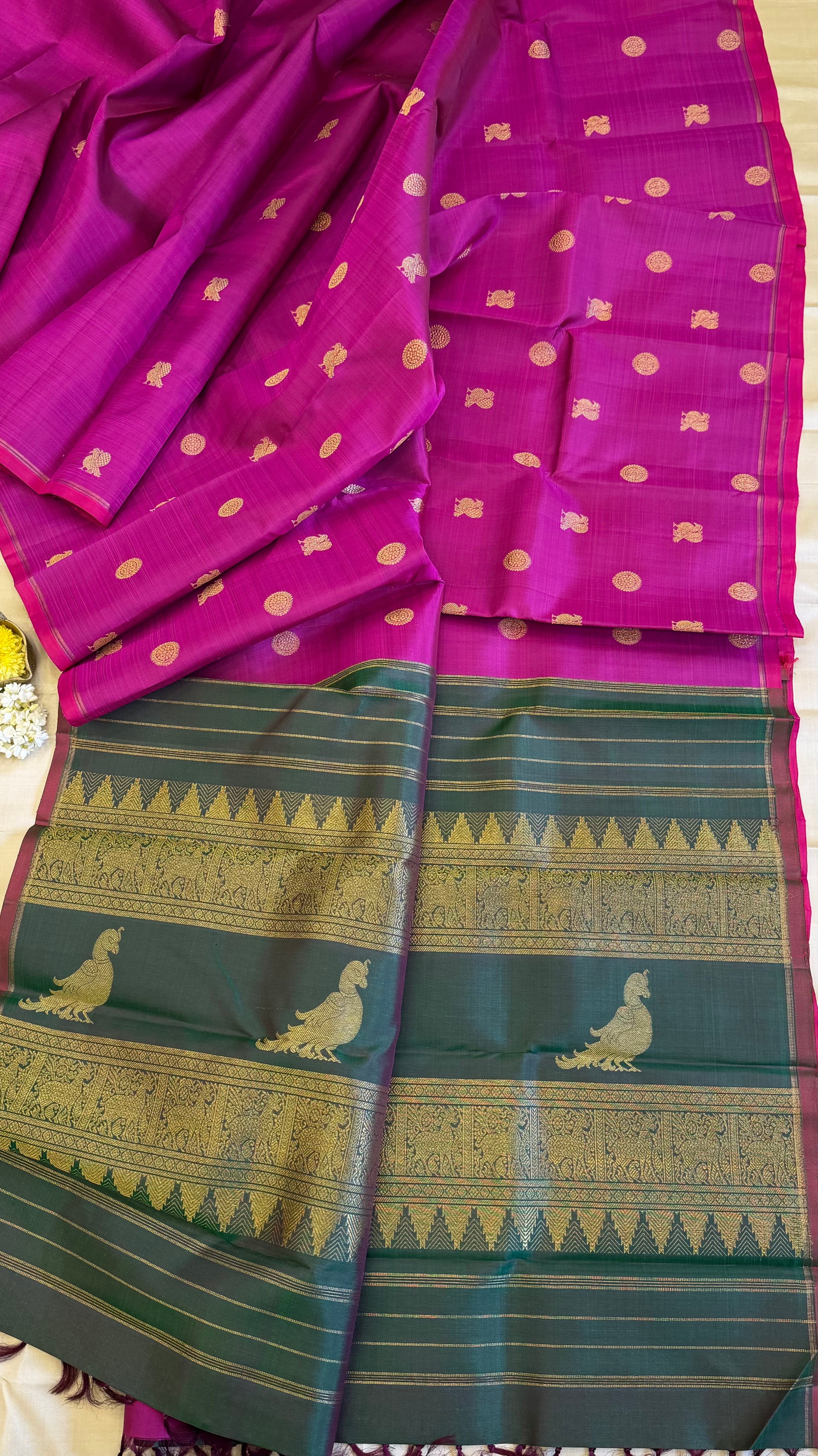 Magenta pink borderless/ kanjipuram silk