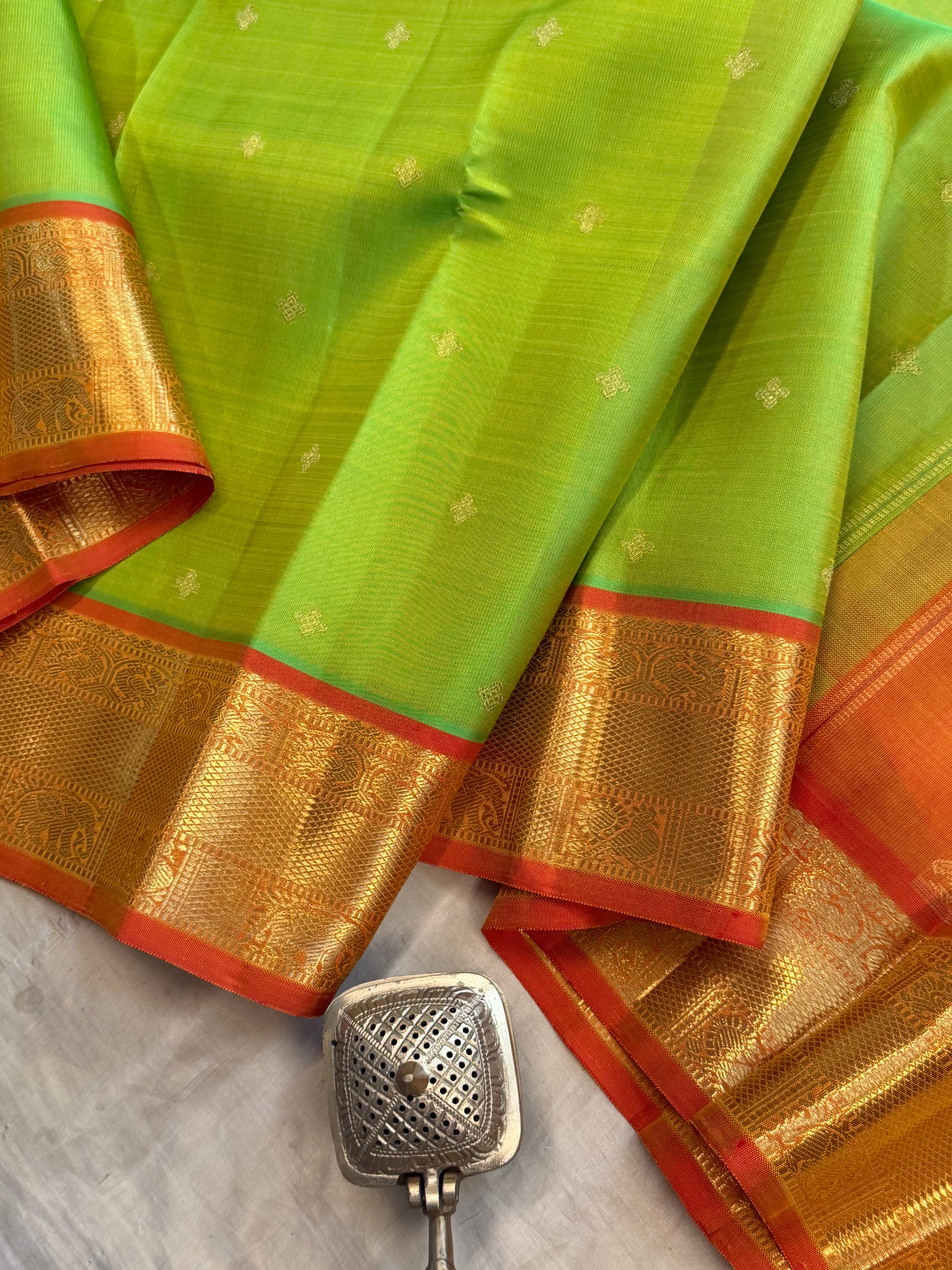 Moha : Lemon green pure Zari Kanjipuram silk