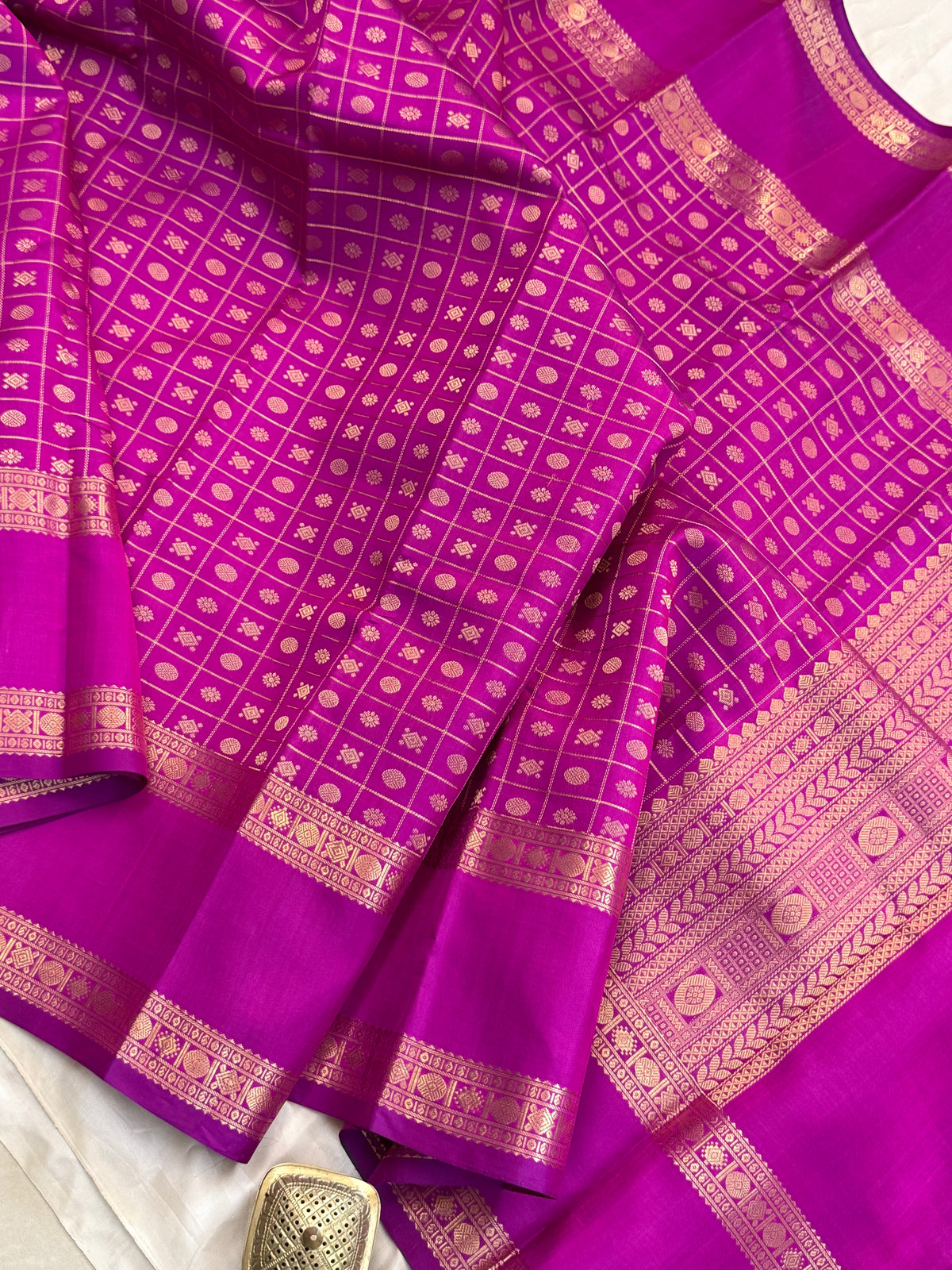 Magenta pink lakshambutta kili pallu / Special edition kanjipuram silk