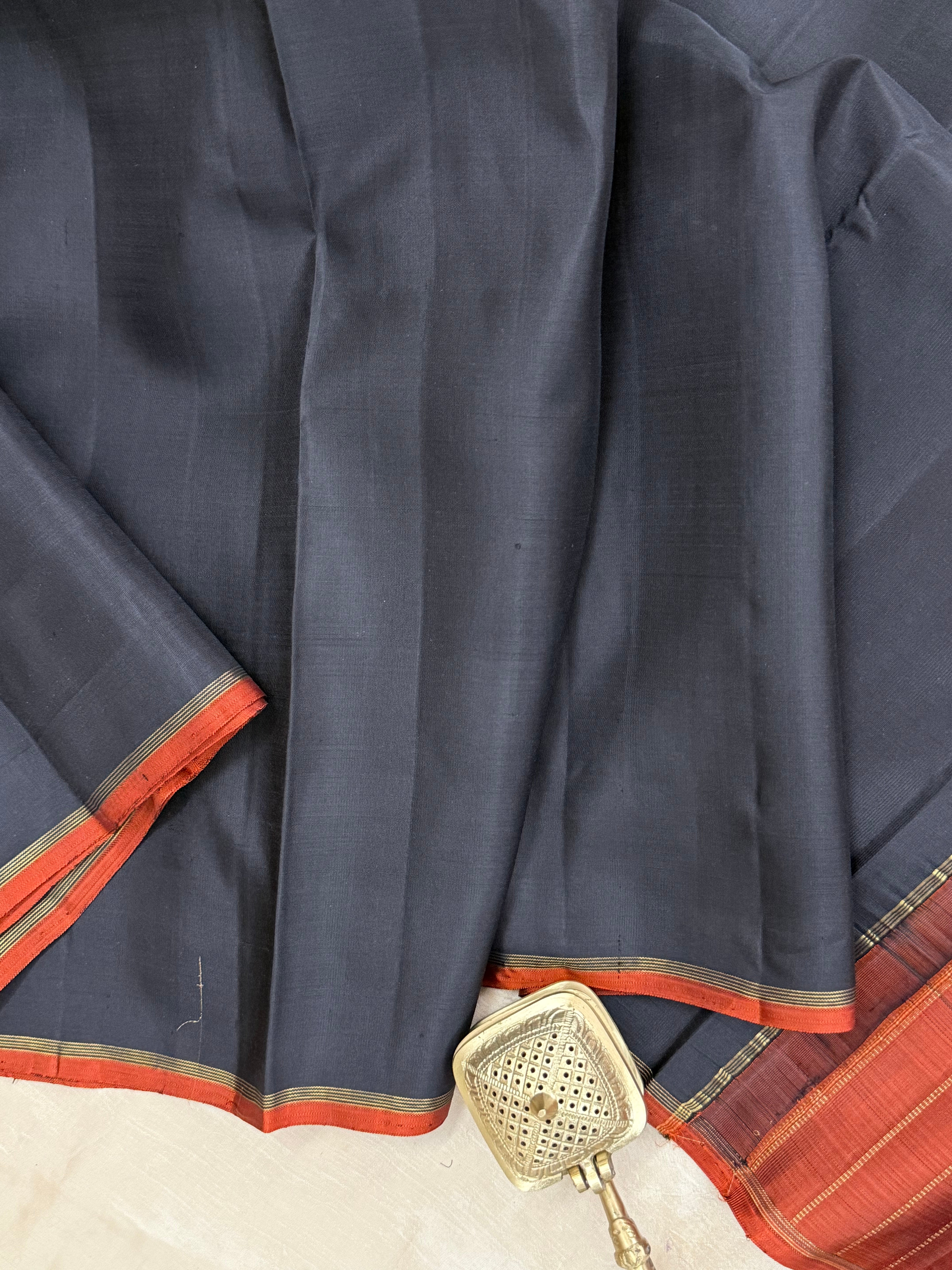 Black and rust borderless/ Kanjipuram silk