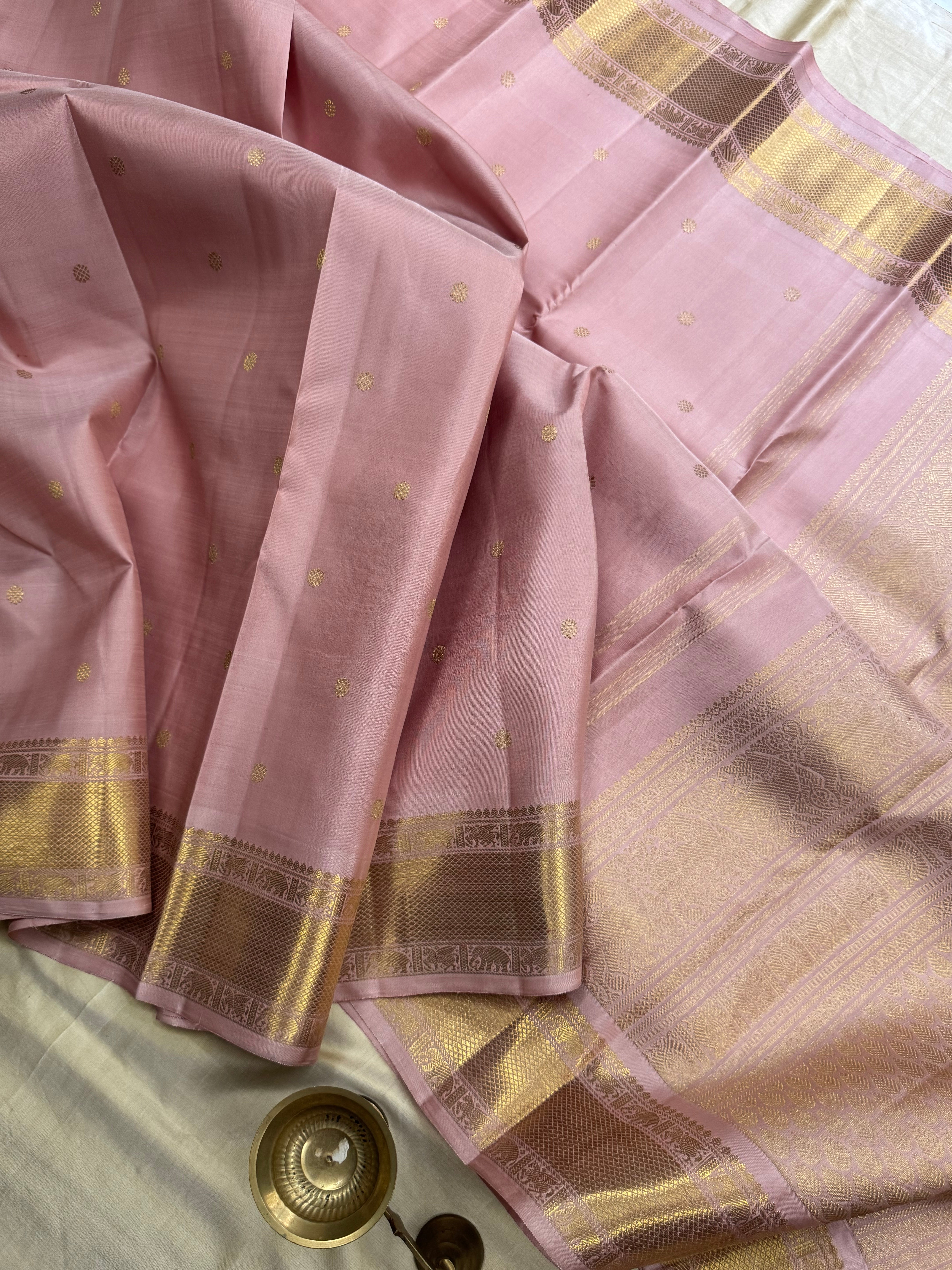 Baby pink Butta / kanjipuram silk