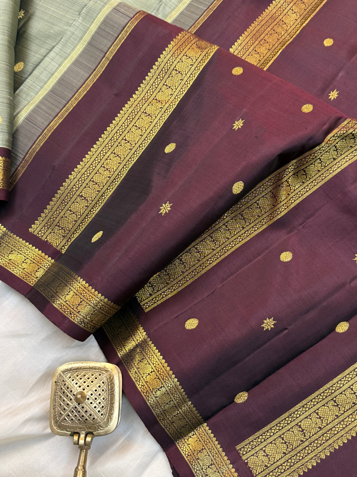pastel olive green and small border pure Zari / kanjipuram silk saree clsa 12032
