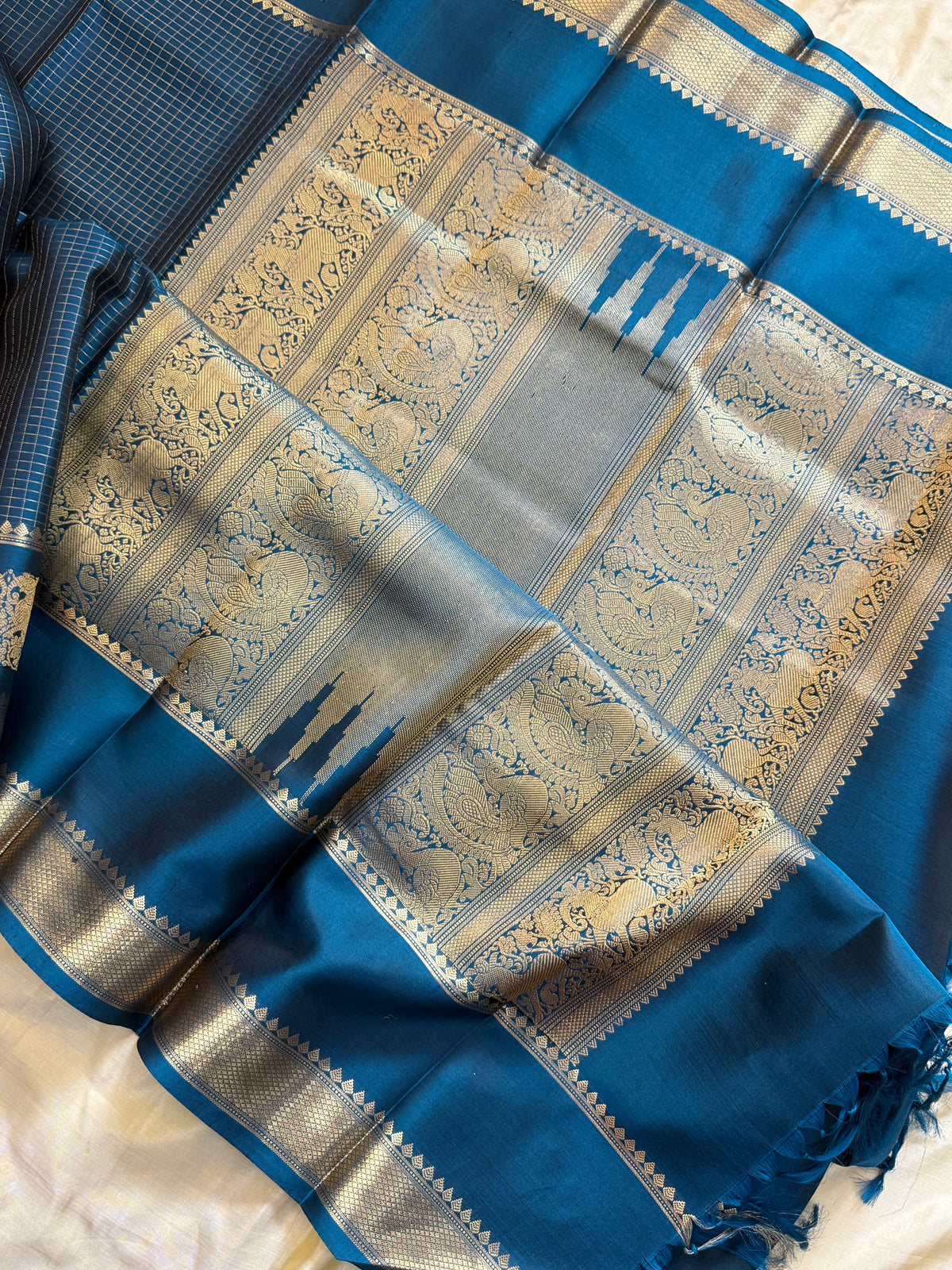 Special edition- mayilkazhuthu colour with Zari kattam silk saree/clsa 12561
