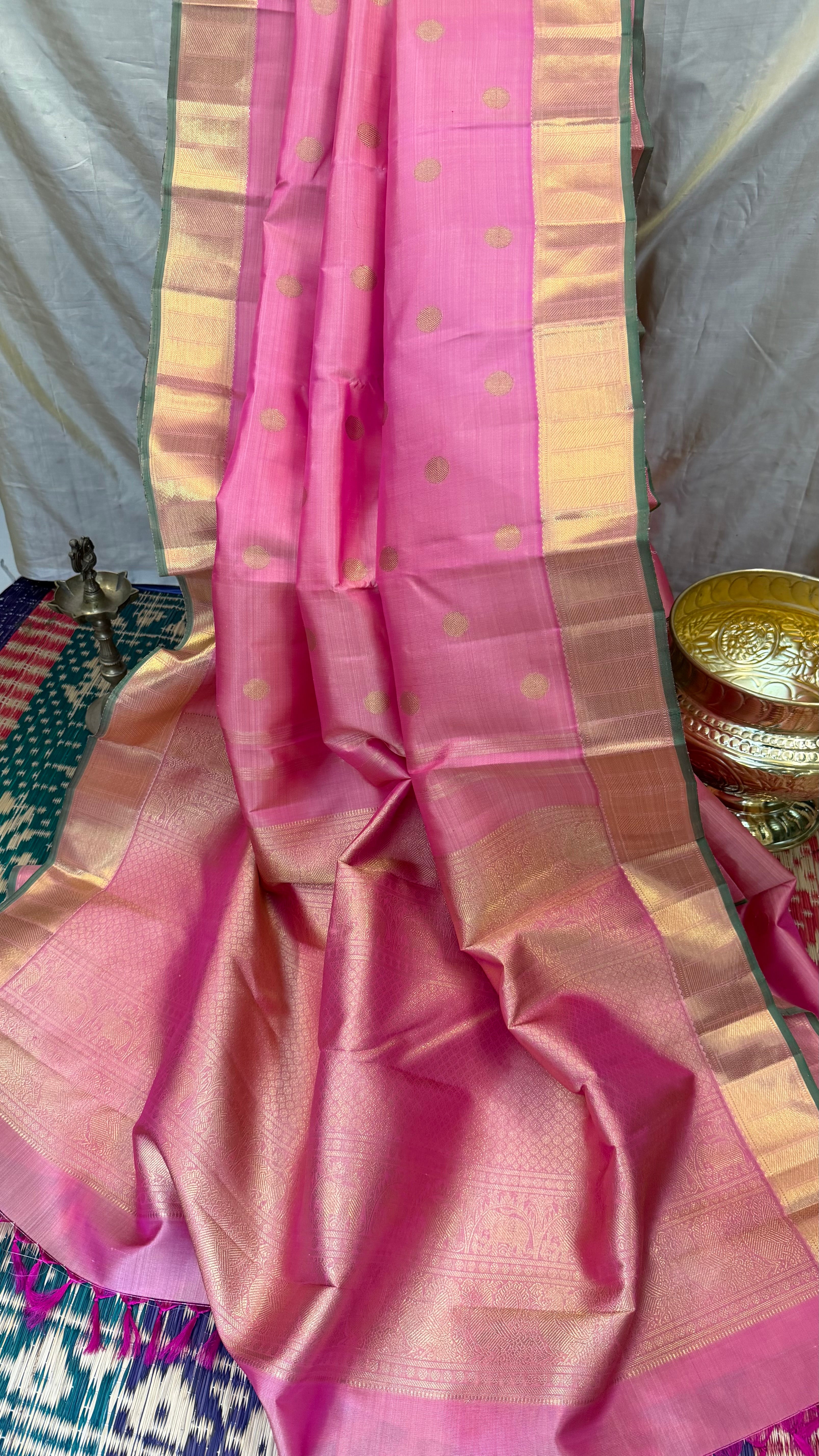 Swapnam : onion pink coin Butta / Kanjipuram silk