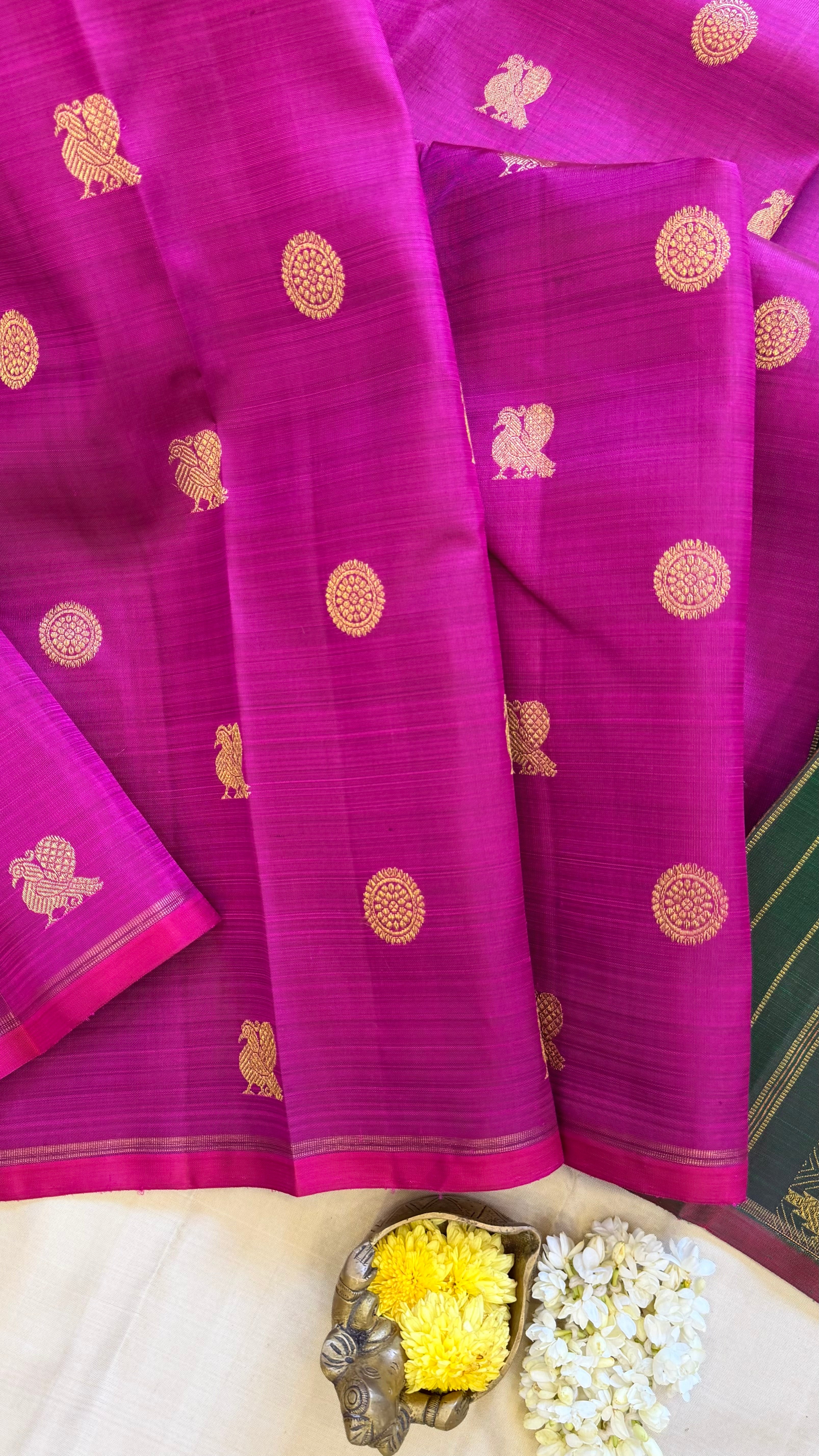 Magenta pink borderless/ kanjipuram silk