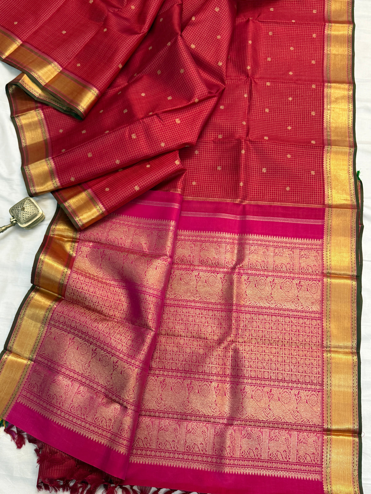 Navarathri - Day 4 Red Colour pure Zari Oosi kattam and butta/ Kanjipuram silk sree Clsa67